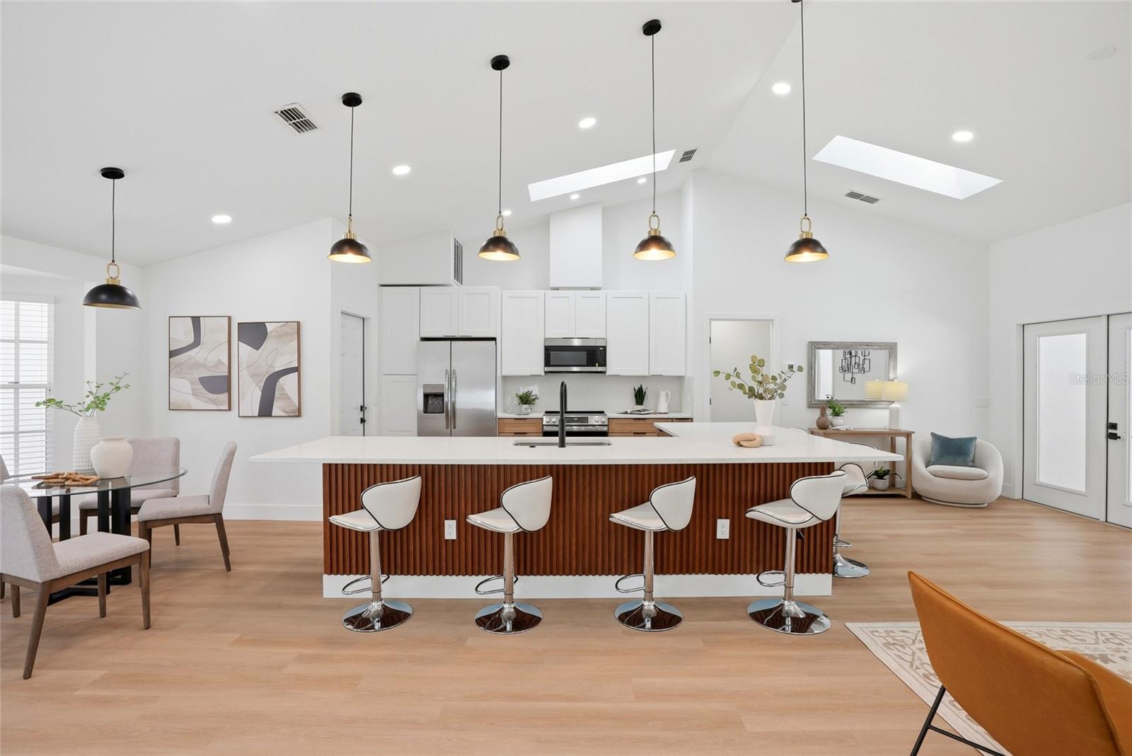 Image 16 of 51 For 4816 79th Avenue Plaza E