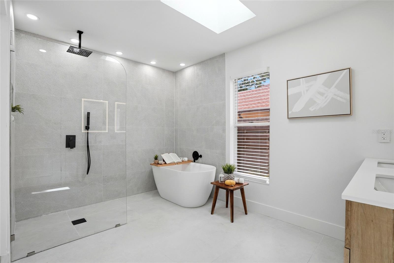 Image 24 of 51 For 4816 79th Avenue Plaza E