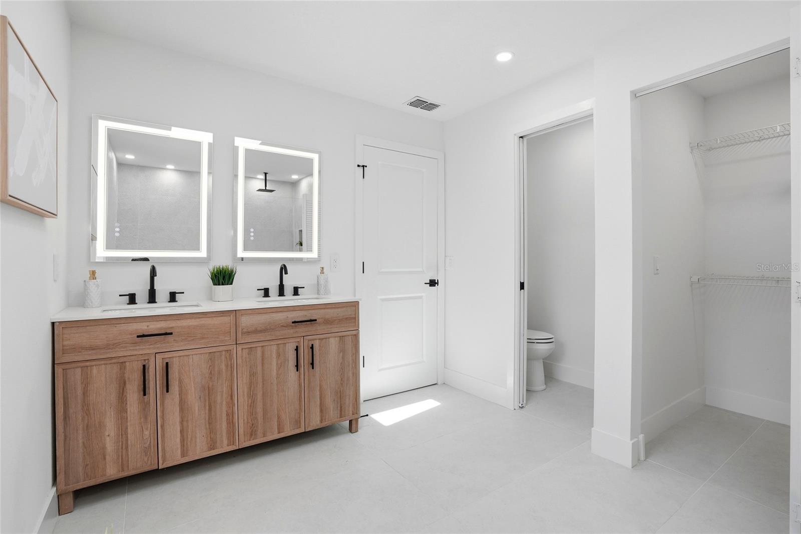 Image 25 of 51 For 4816 79th Avenue Plaza E