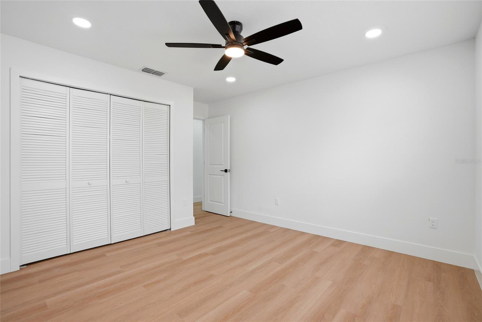 Image 30 of 51 For 4816 79th Avenue Plaza E