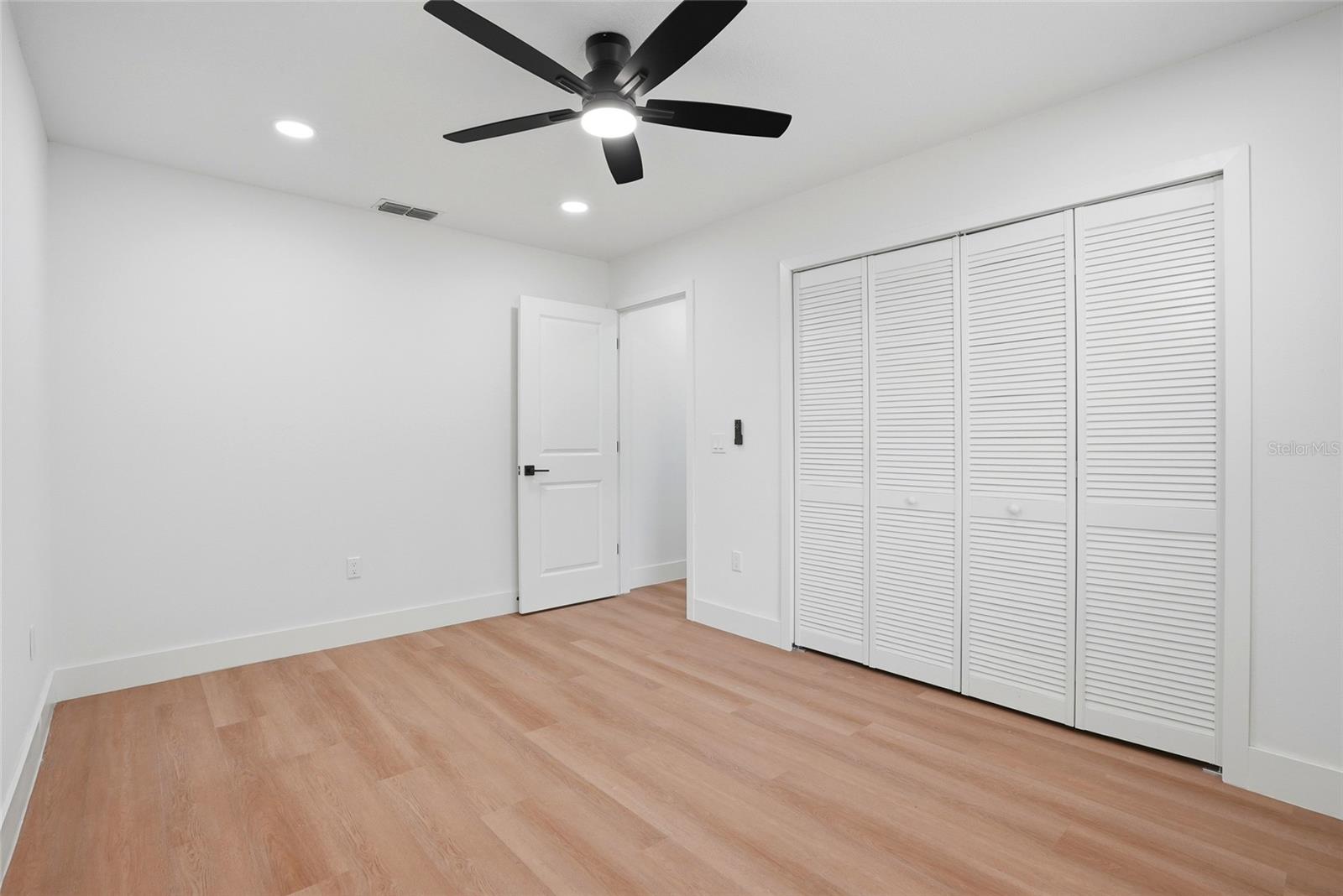 Image 33 of 51 For 4816 79th Avenue Plaza E