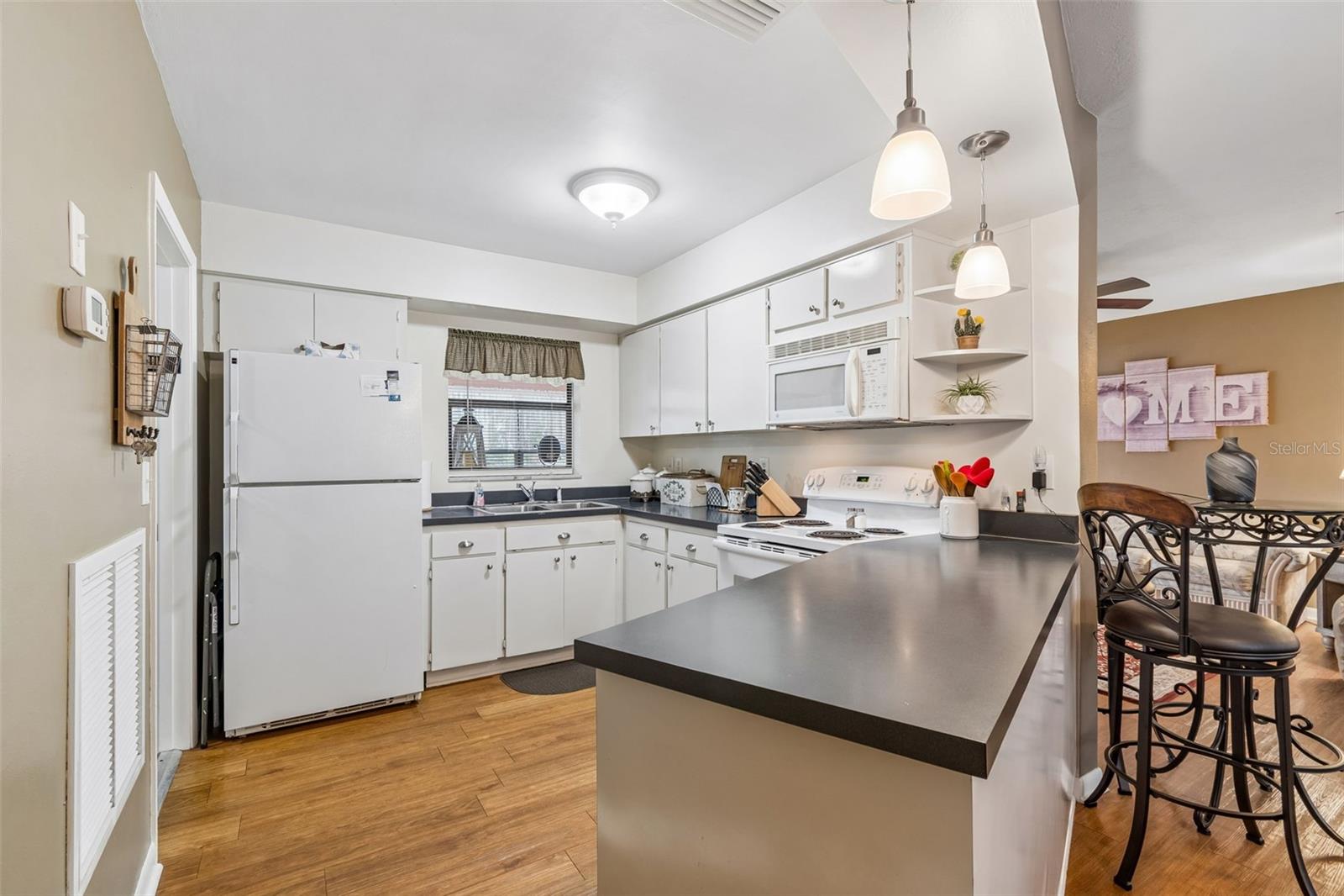 Image 21 of 54 For 7253 Tarrytown Drive