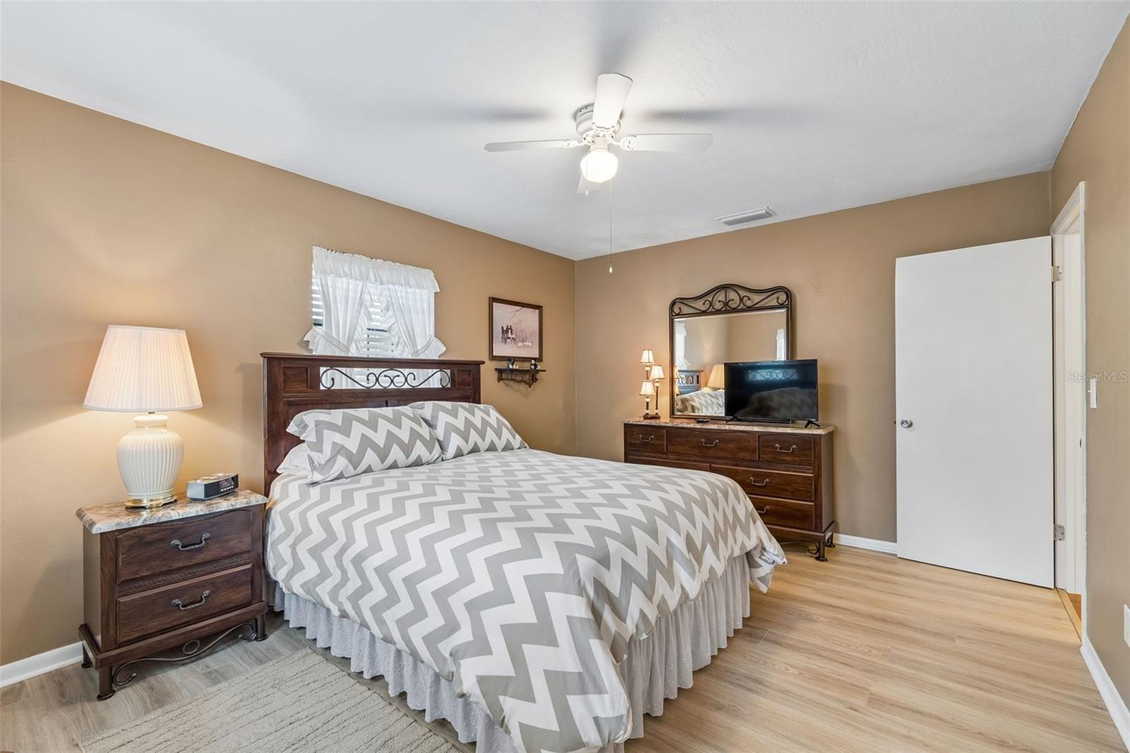 Image 28 of 54 For 7253 Tarrytown Drive