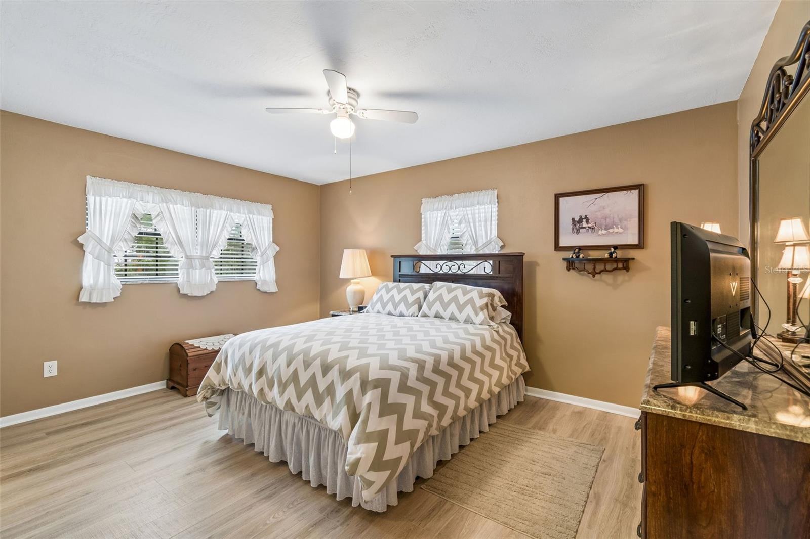 Image 29 of 54 For 7253 Tarrytown Drive