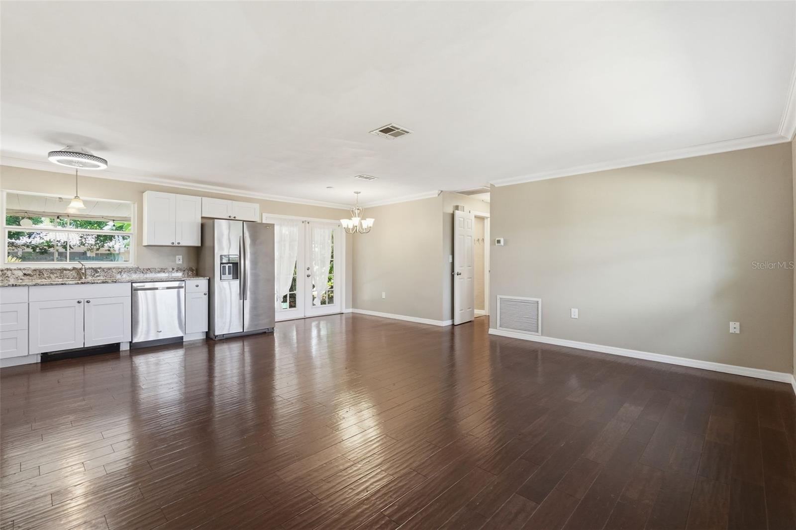 Image 6 of 27 For 2171 Scotland Drive