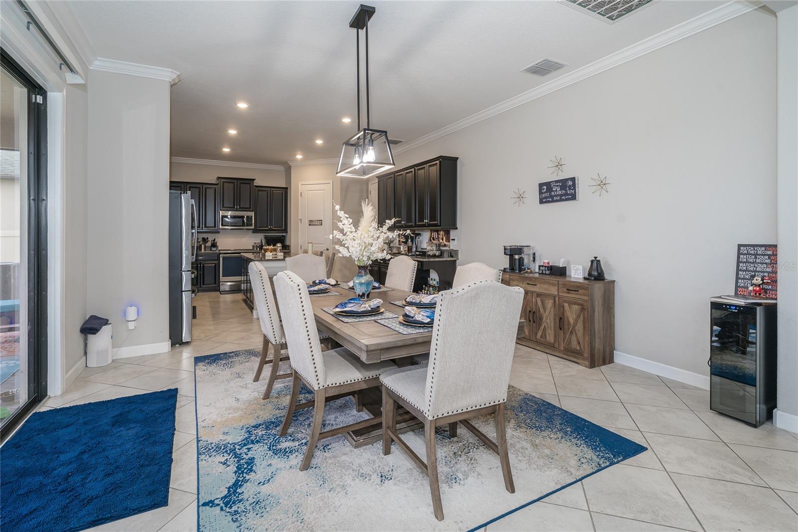 Listing photo id 13 for 8099 Lago Mist Way