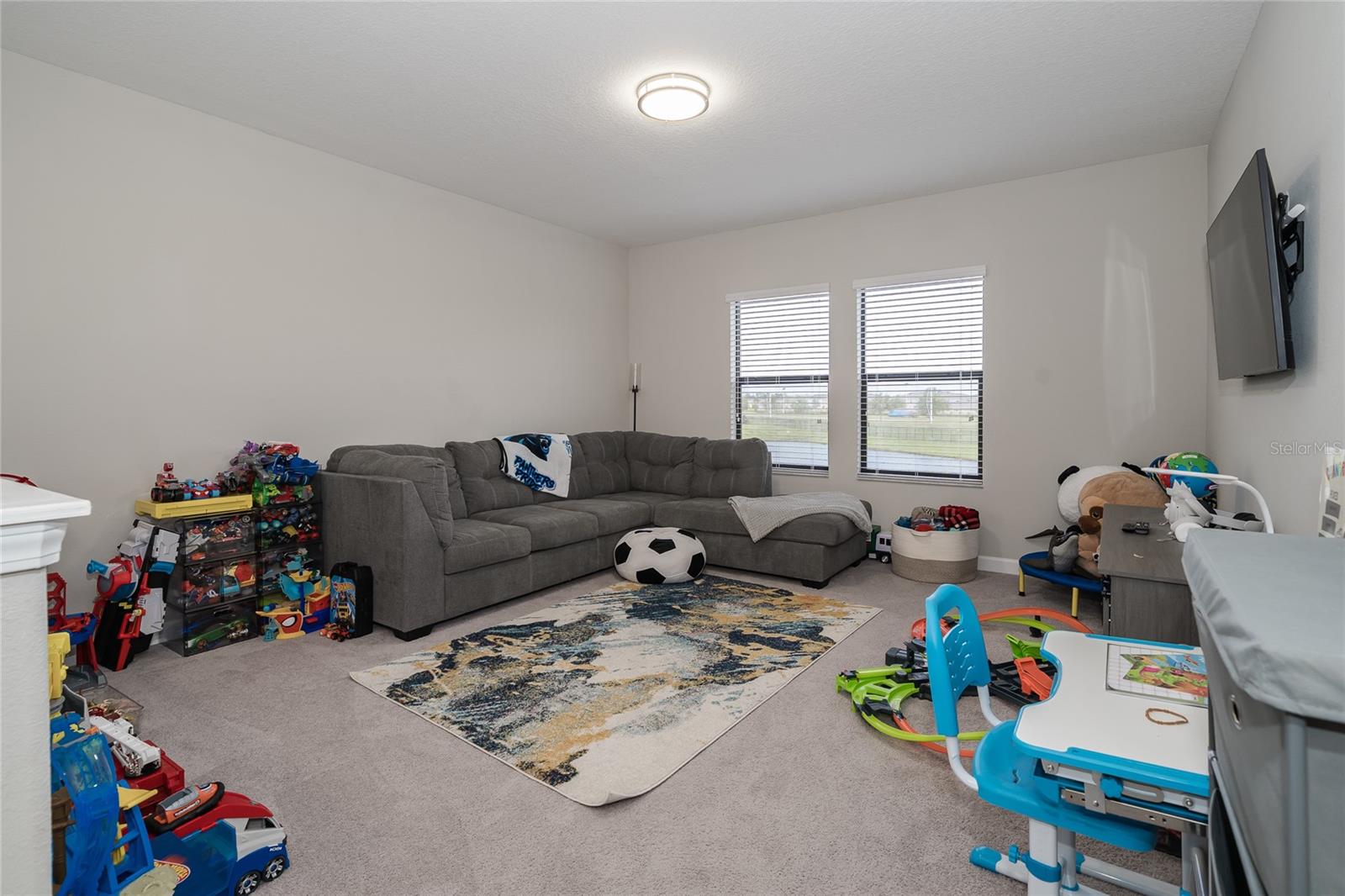 Listing photo id 16 for 8099 Lago Mist Way