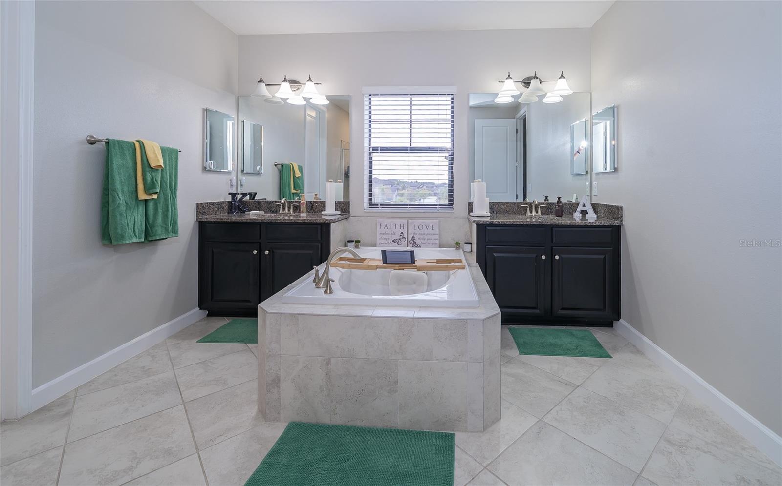 Listing photo id 21 for 8099 Lago Mist Way