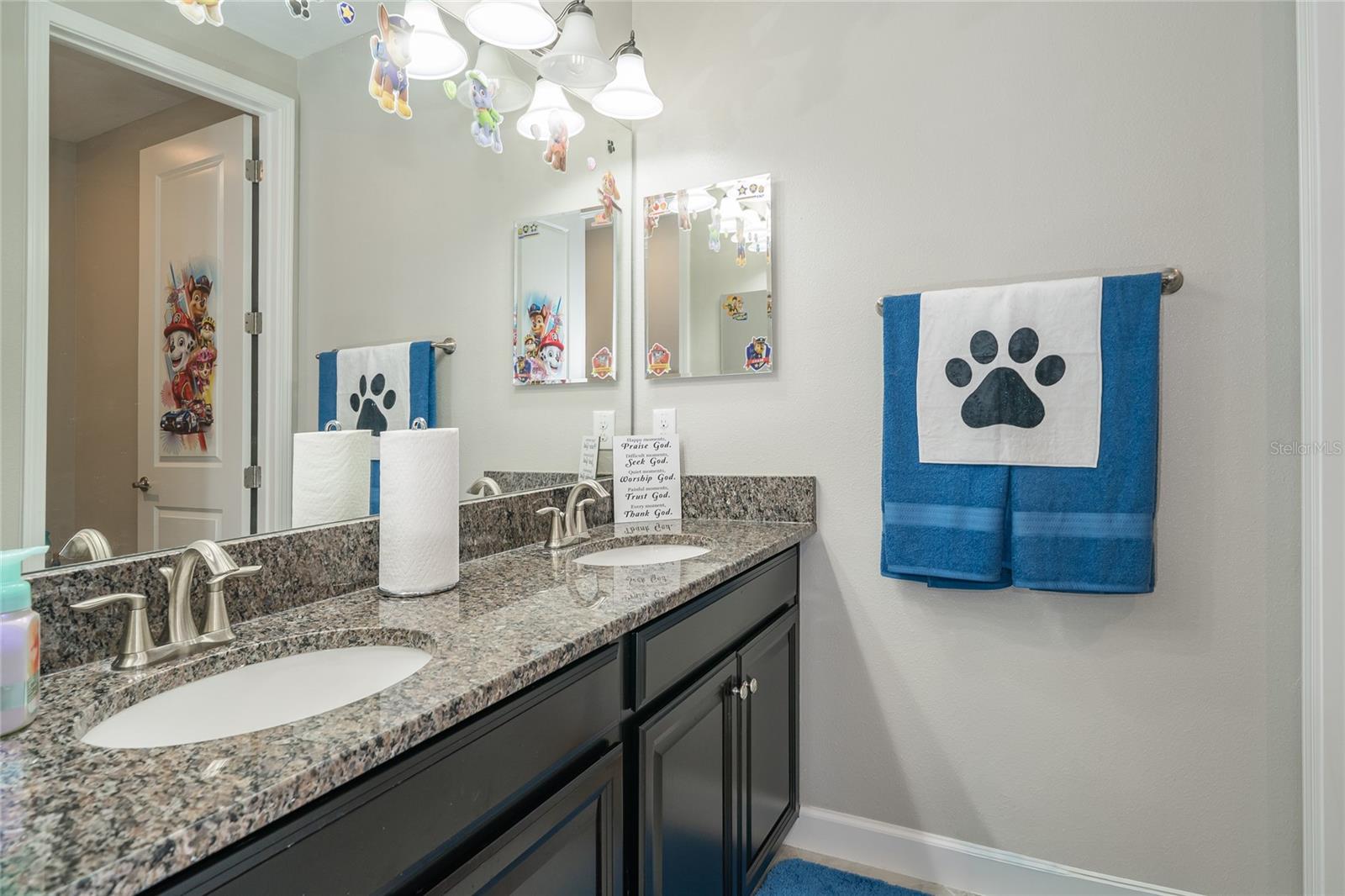 Listing photo id 29 for 8099 Lago Mist Way