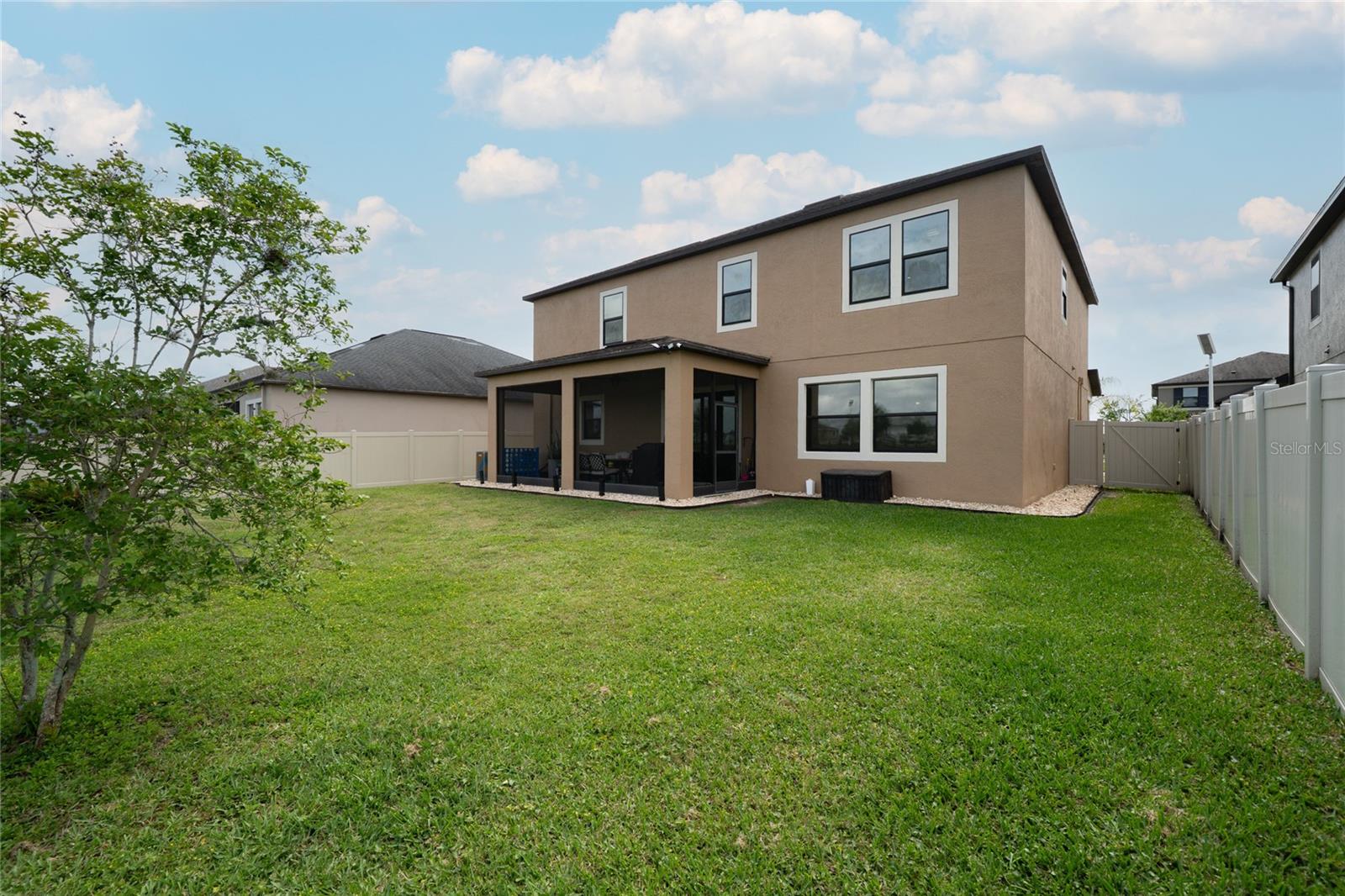 Listing photo id 38 for 8099 Lago Mist Way