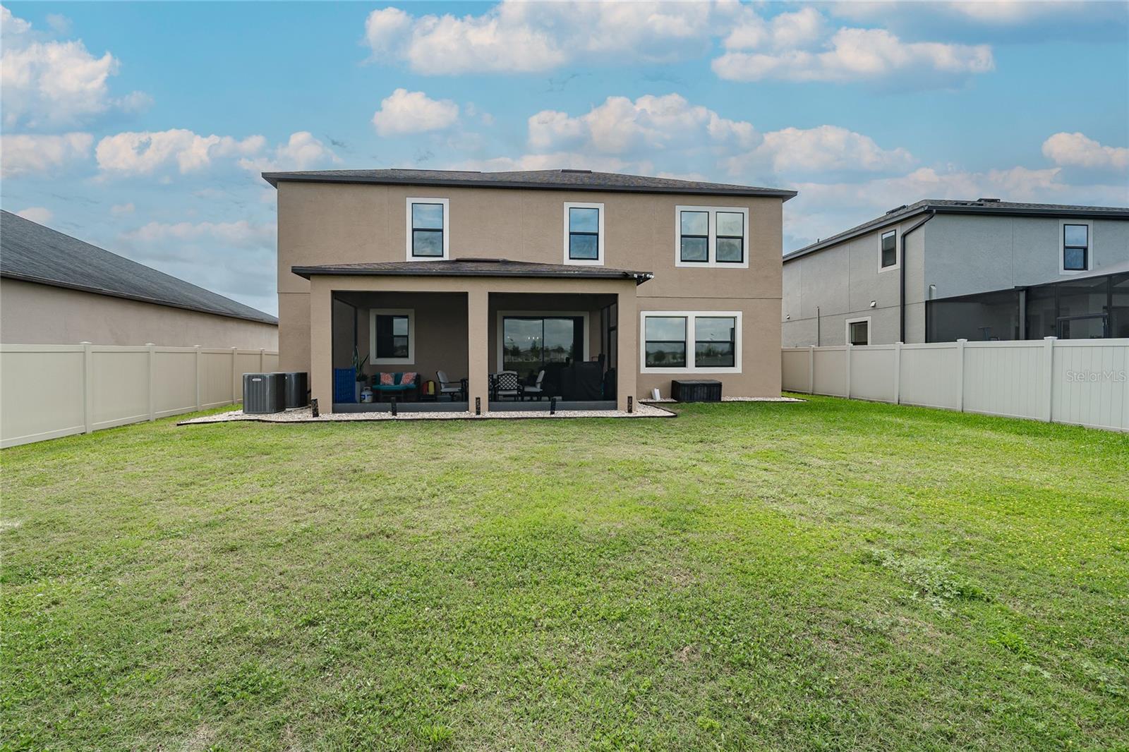 Listing photo id 39 for 8099 Lago Mist Way