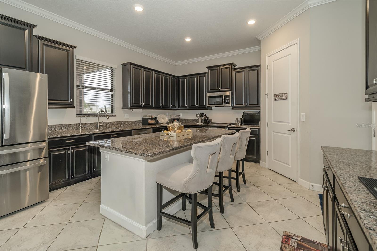 Listing photo id 6 for 8099 Lago Mist Way