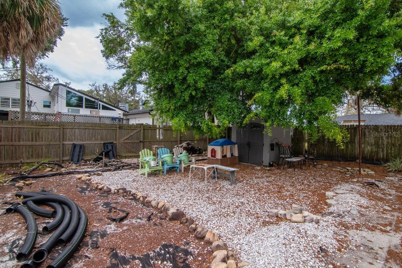 Listing photo id 10 for 734 2nd Street N