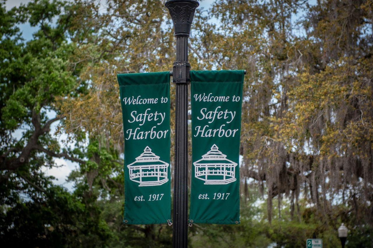 Listing photo id 21 for 734 2nd Street N