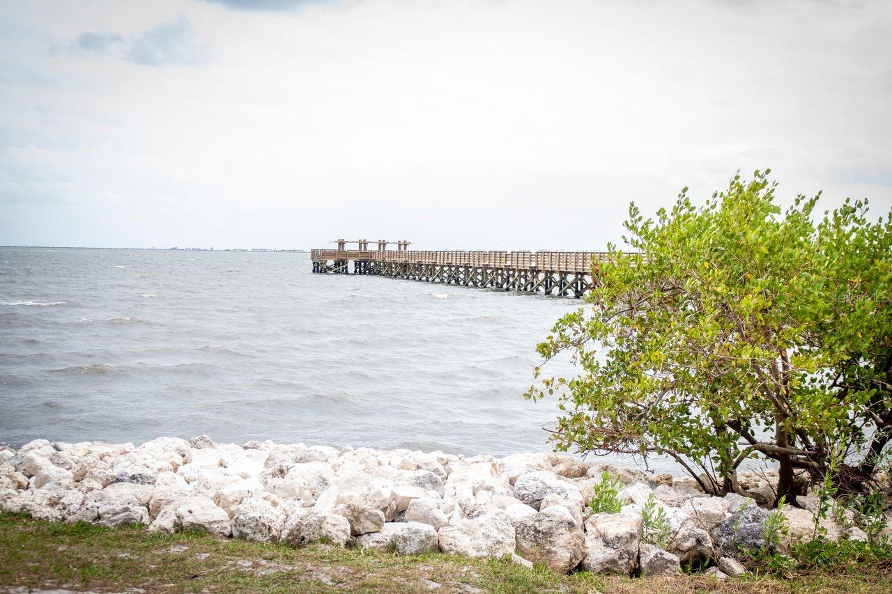 Listing photo id 23 for 734 2nd Street N