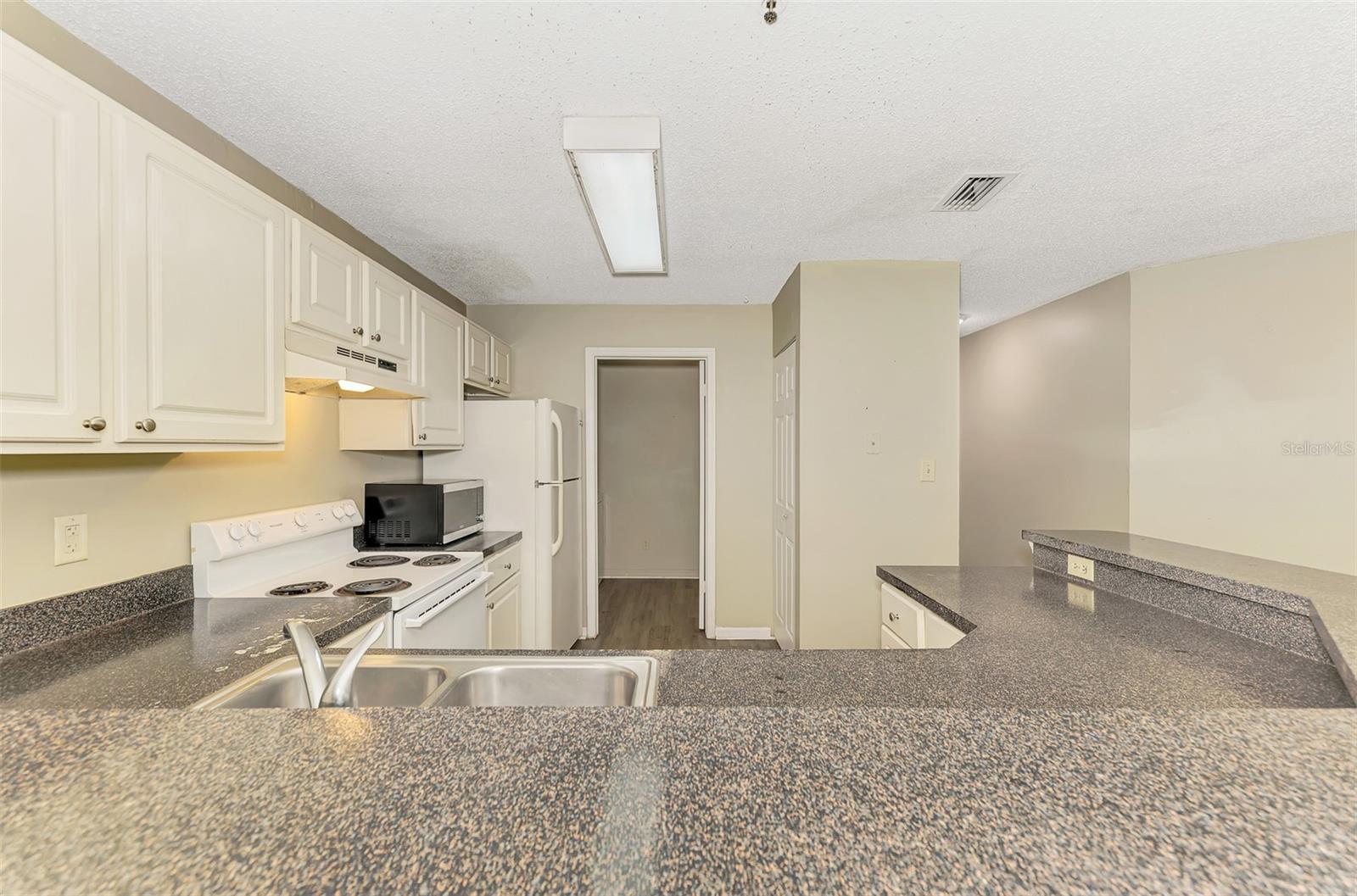 Image 16 of 51 For 4045 Crockers Lake Boulevard 11