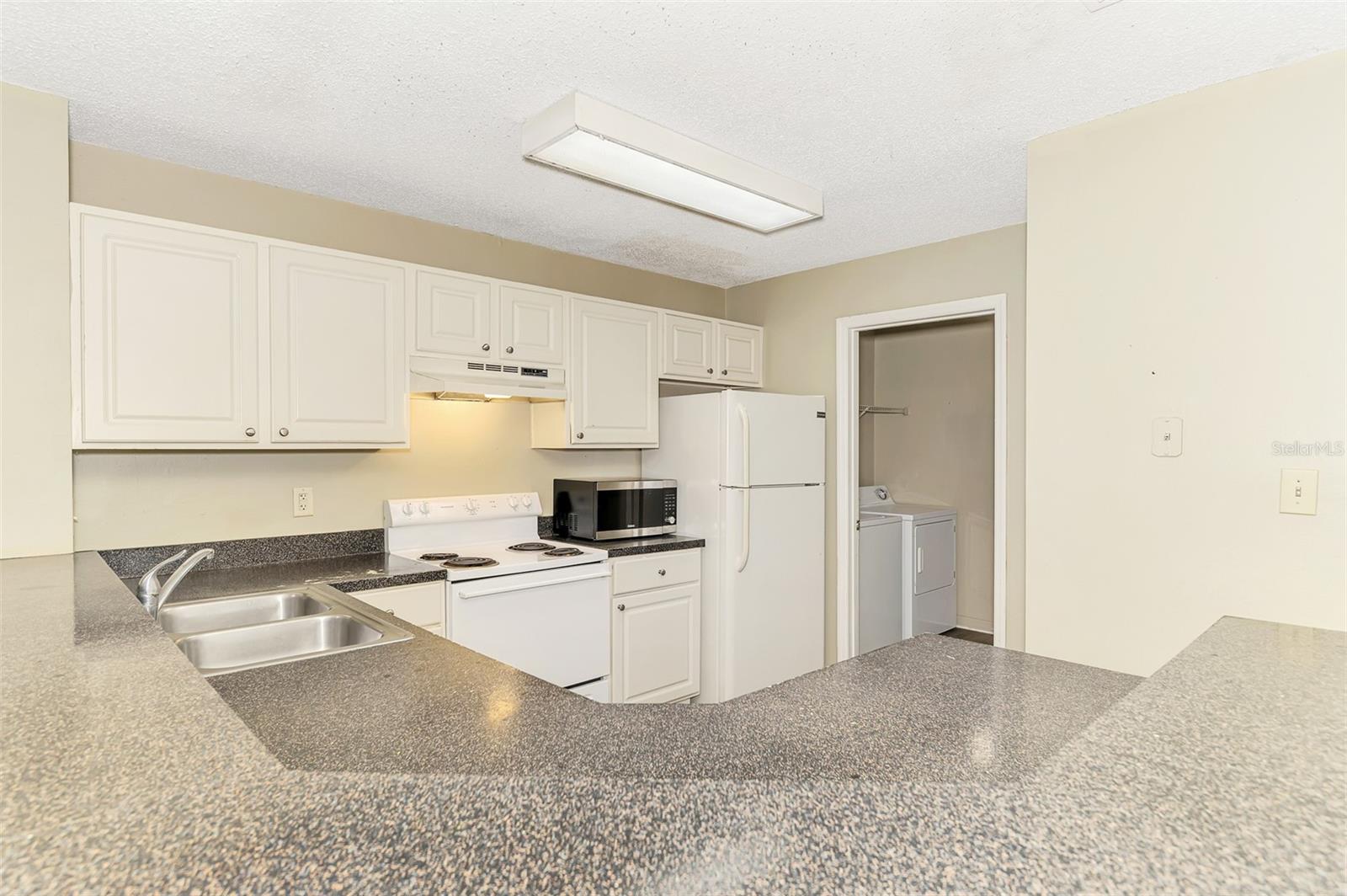 Image 17 of 51 For 4045 Crockers Lake Boulevard 11