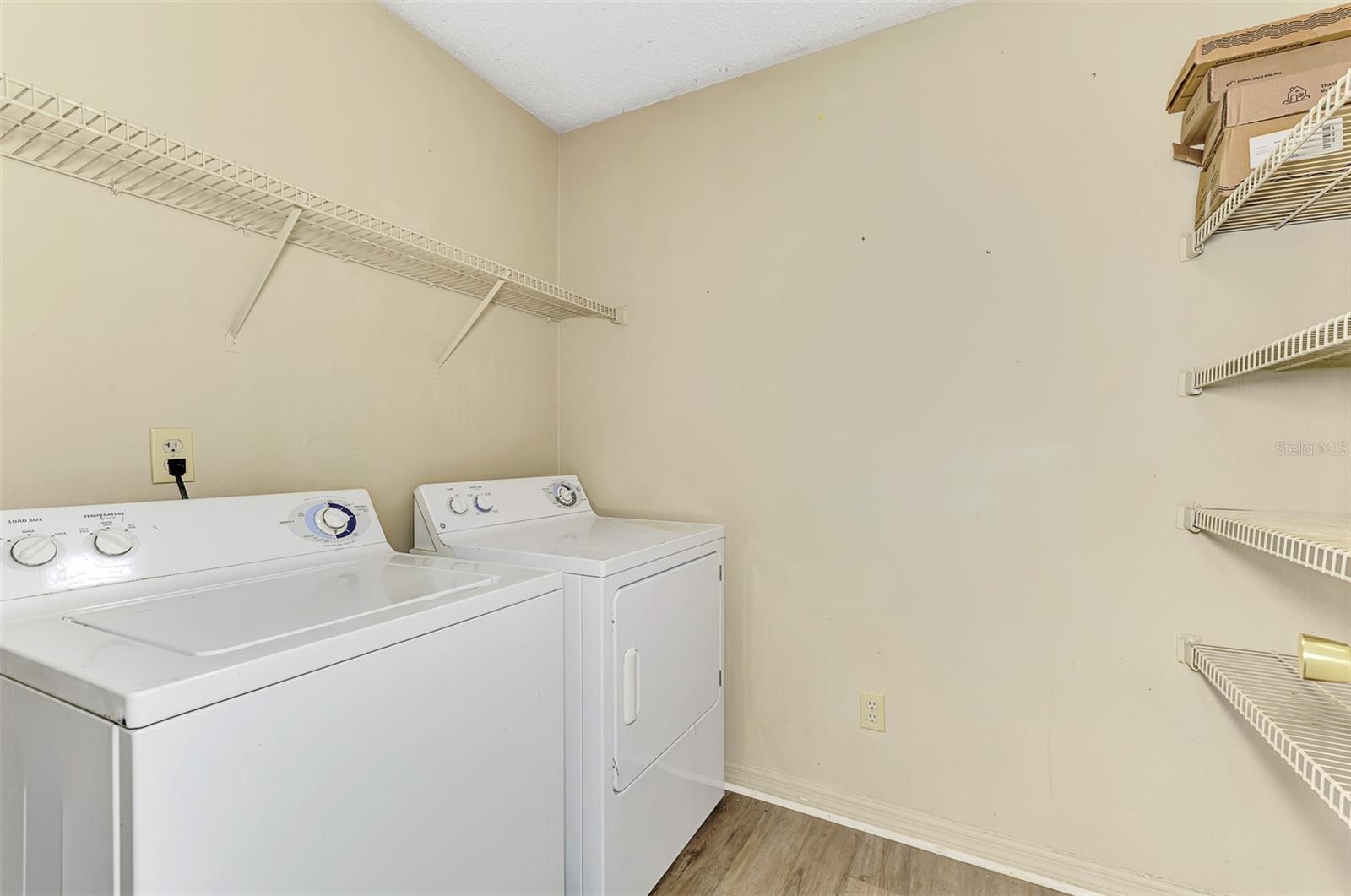 Image 20 of 51 For 4045 Crockers Lake Boulevard 11