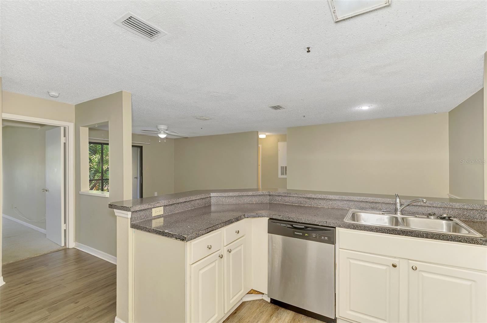 Image 22 of 51 For 4045 Crockers Lake Boulevard 11