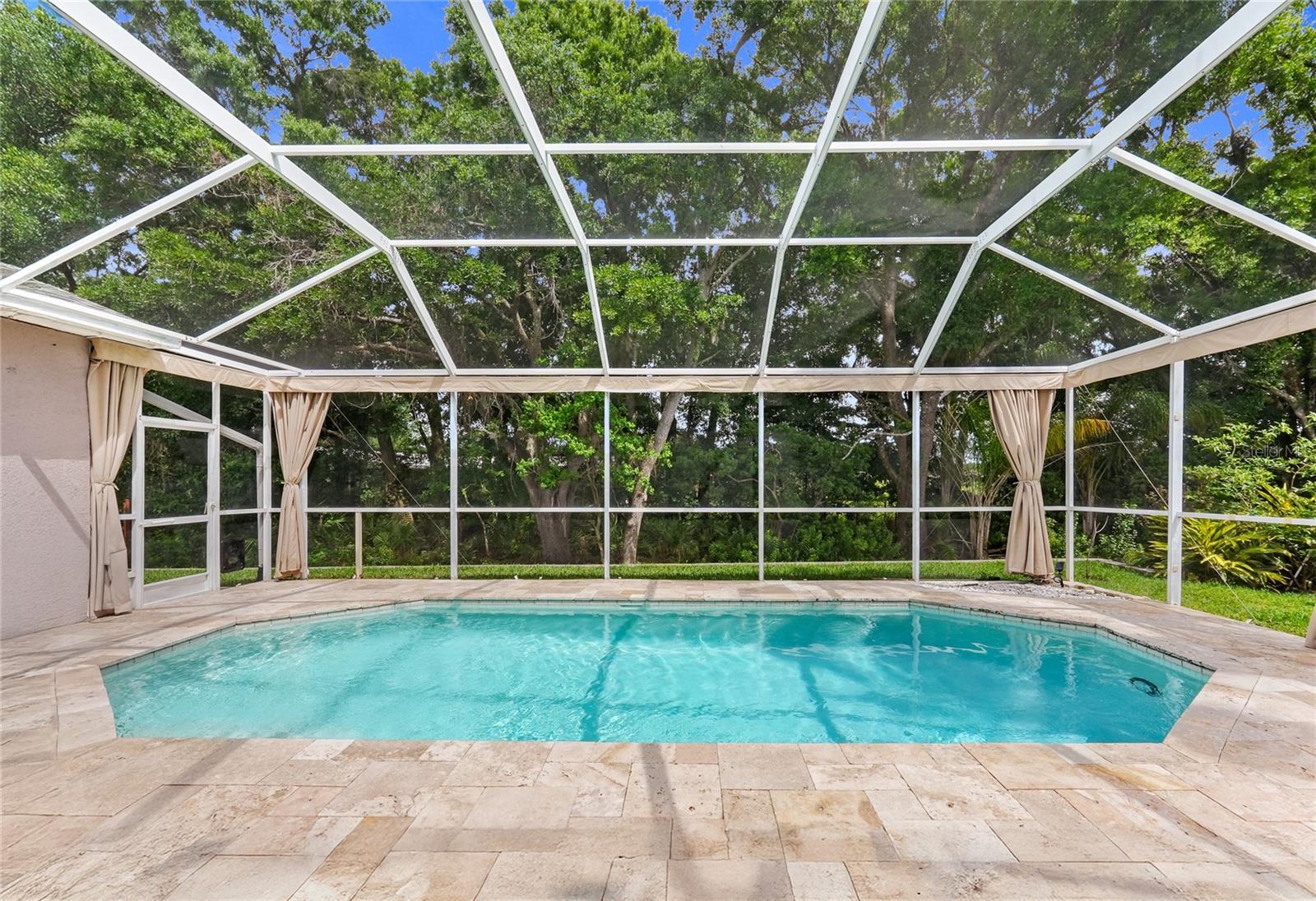 Image 5 of 46 For 15805 Muirfield Drive