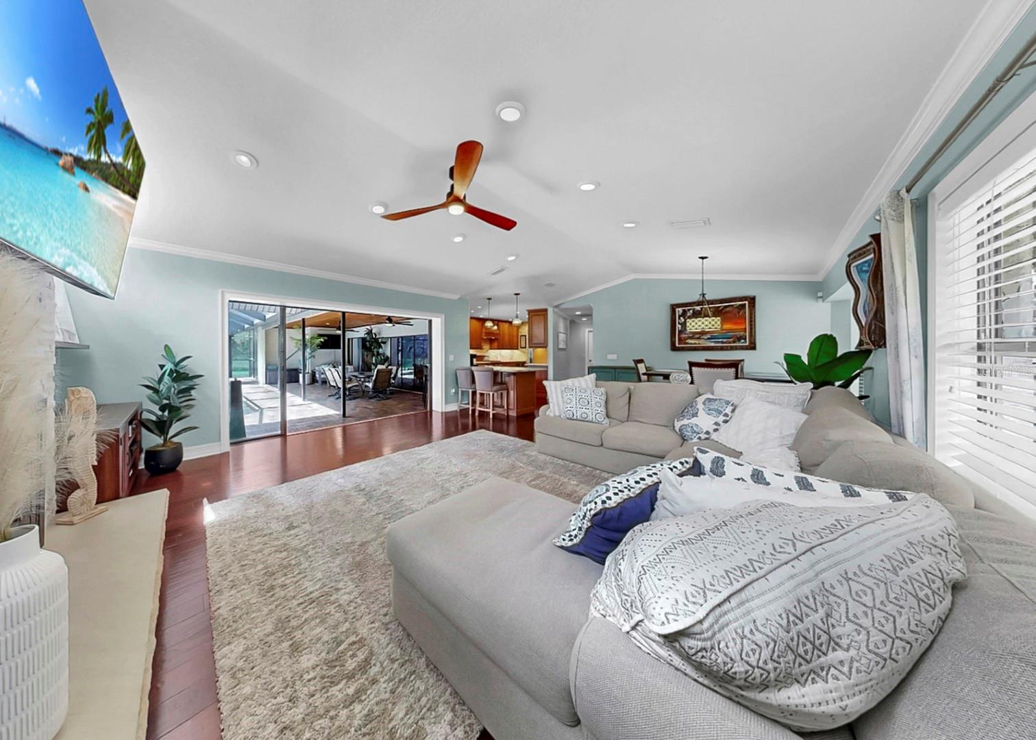 Image 36 of 90 For 401 Penn National Road