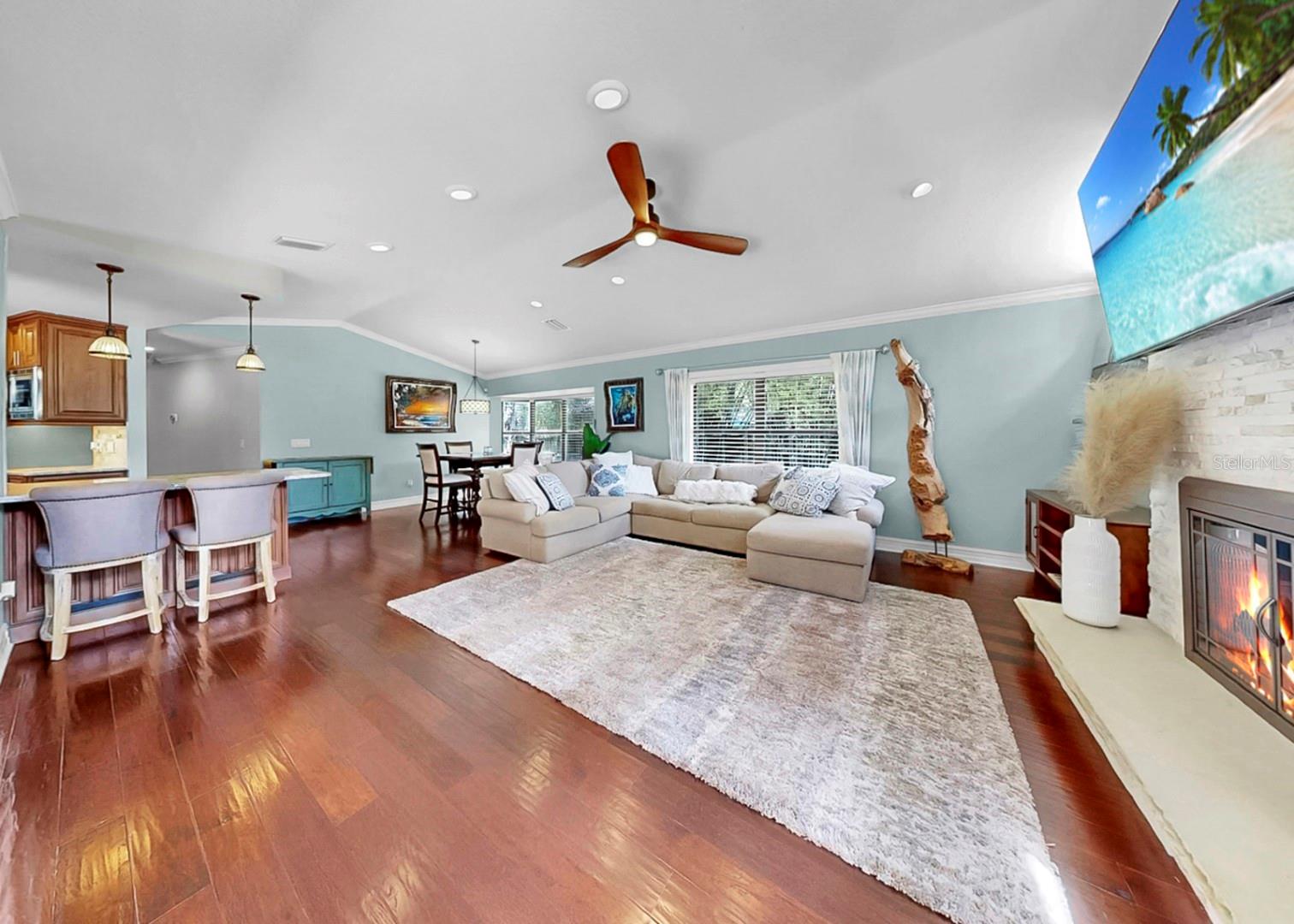 Image 37 of 90 For 401 Penn National Road