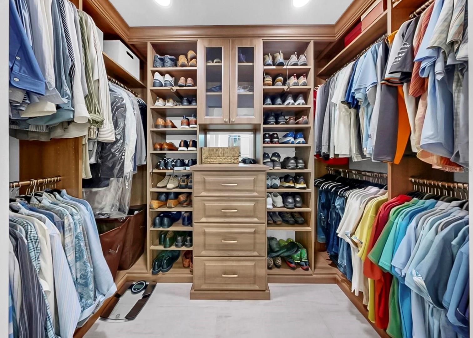 Image 44 of 90 For 401 Penn National Road