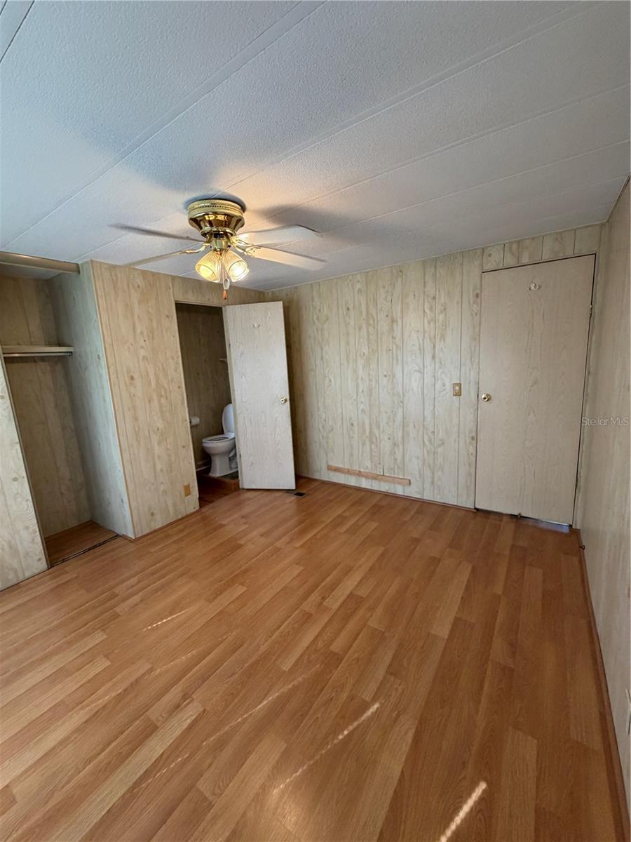 Image 12 of 19 For 5562 Lansing Drive