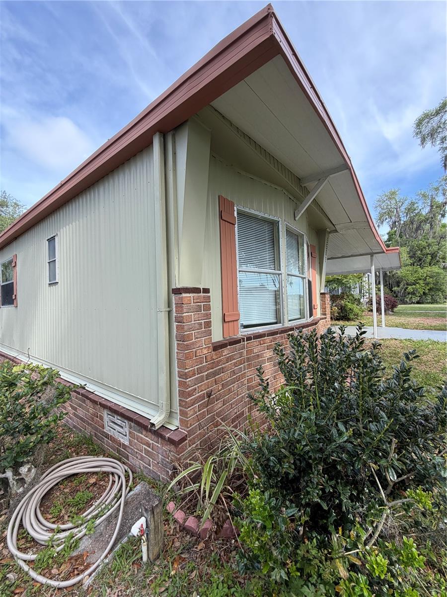 Image 16 of 19 For 5562 Lansing Drive