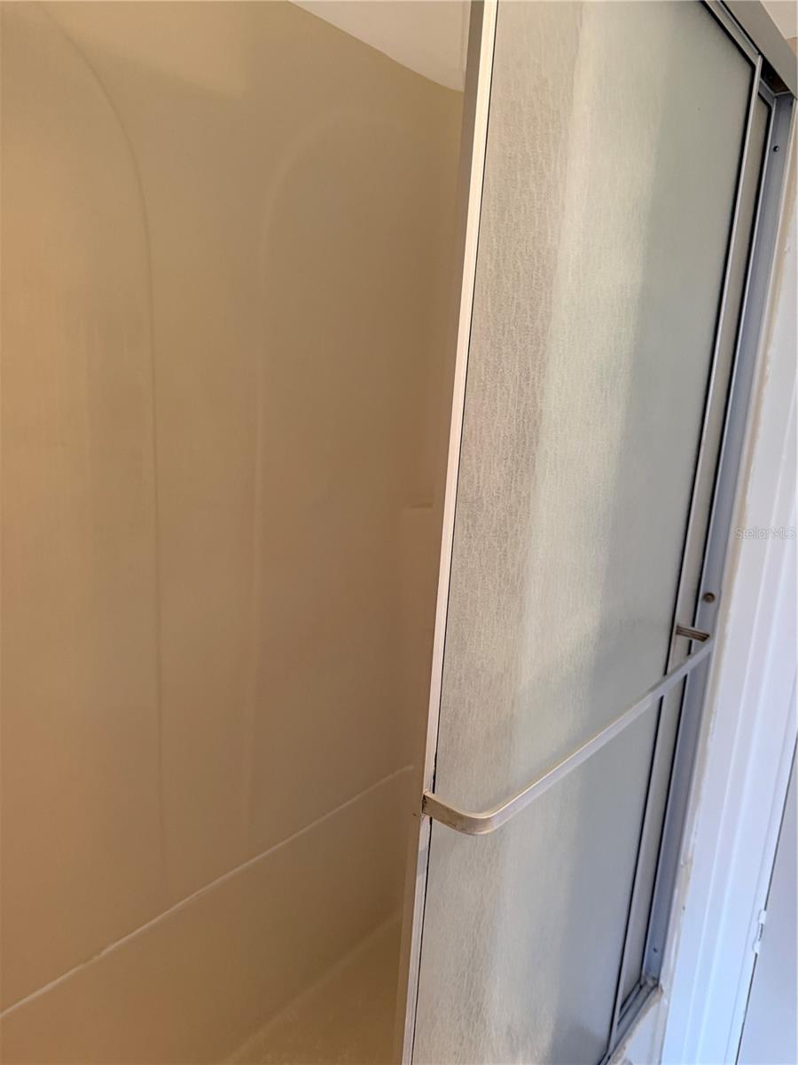 Image 8 of 19 For 5562 Lansing Drive