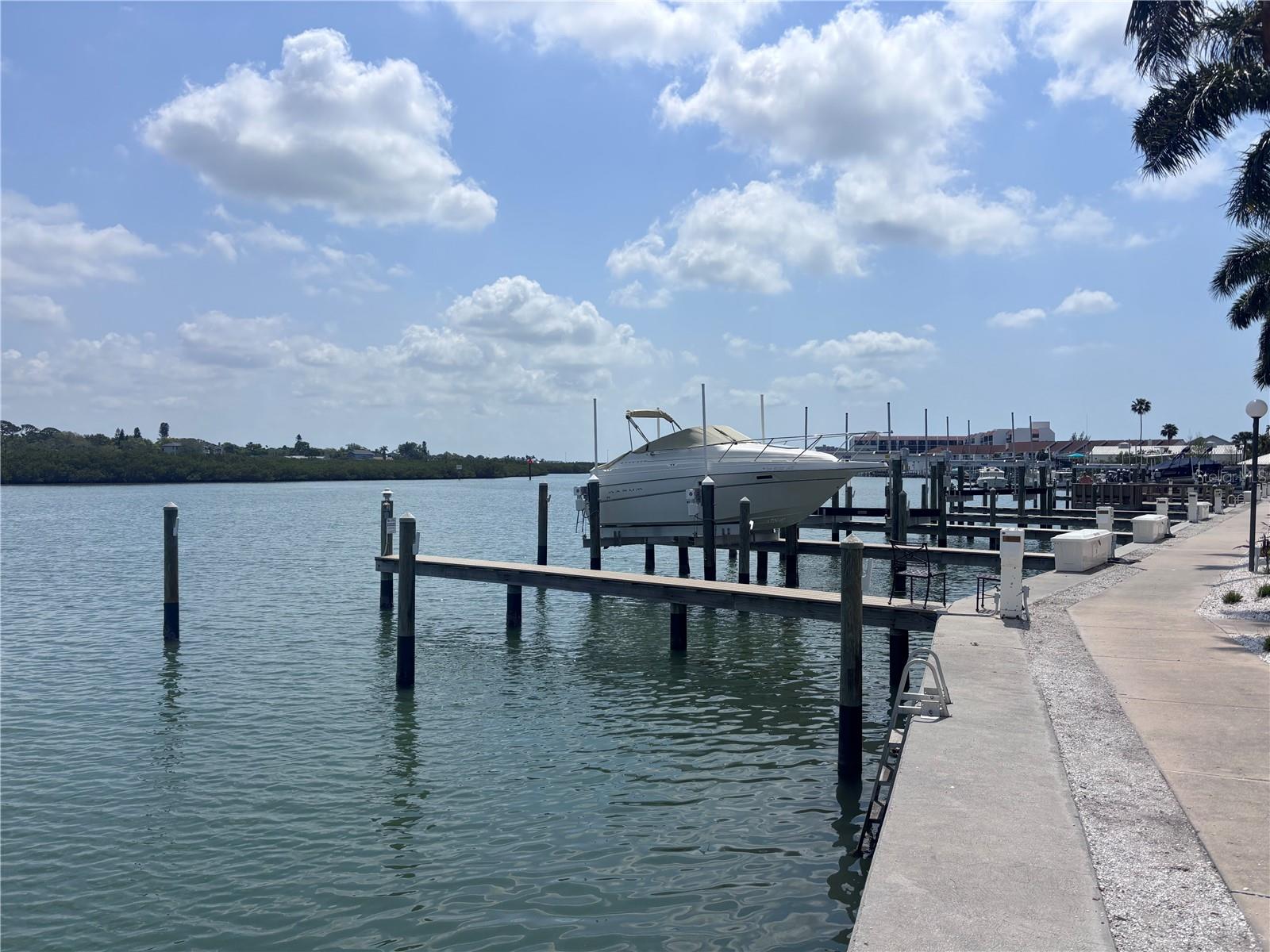 Image 20 of 24 For 19417 Gulf Boulevard B209