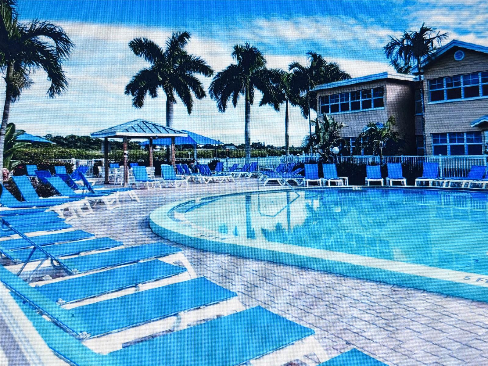 Image 21 of 24 For 19417 Gulf Boulevard B209