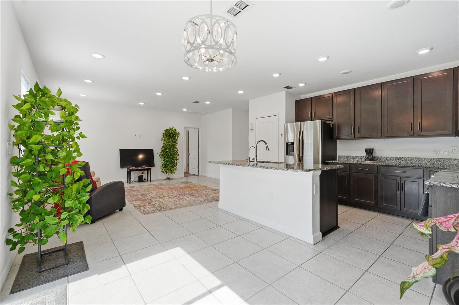 Listing photo id 14 for 2314 Lema Drive