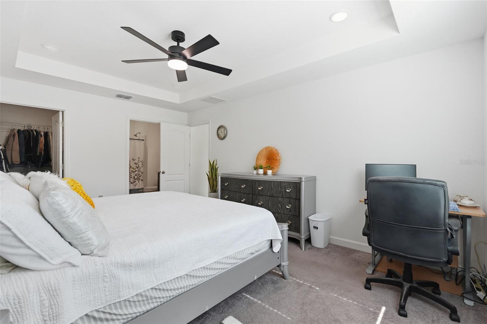 Listing photo id 16 for 2314 Lema Drive