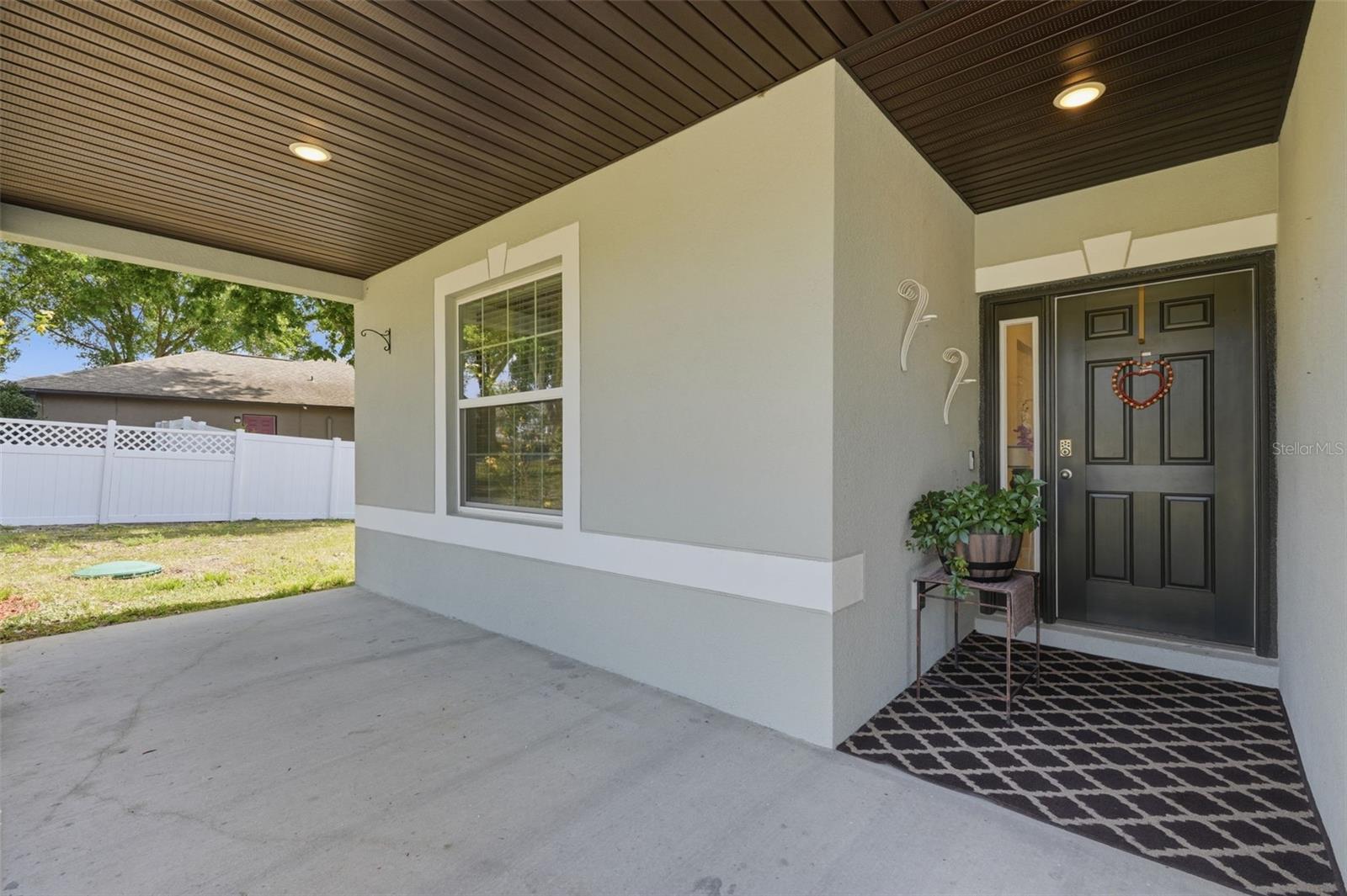 Listing photo id 0 for 2314 Lema Drive