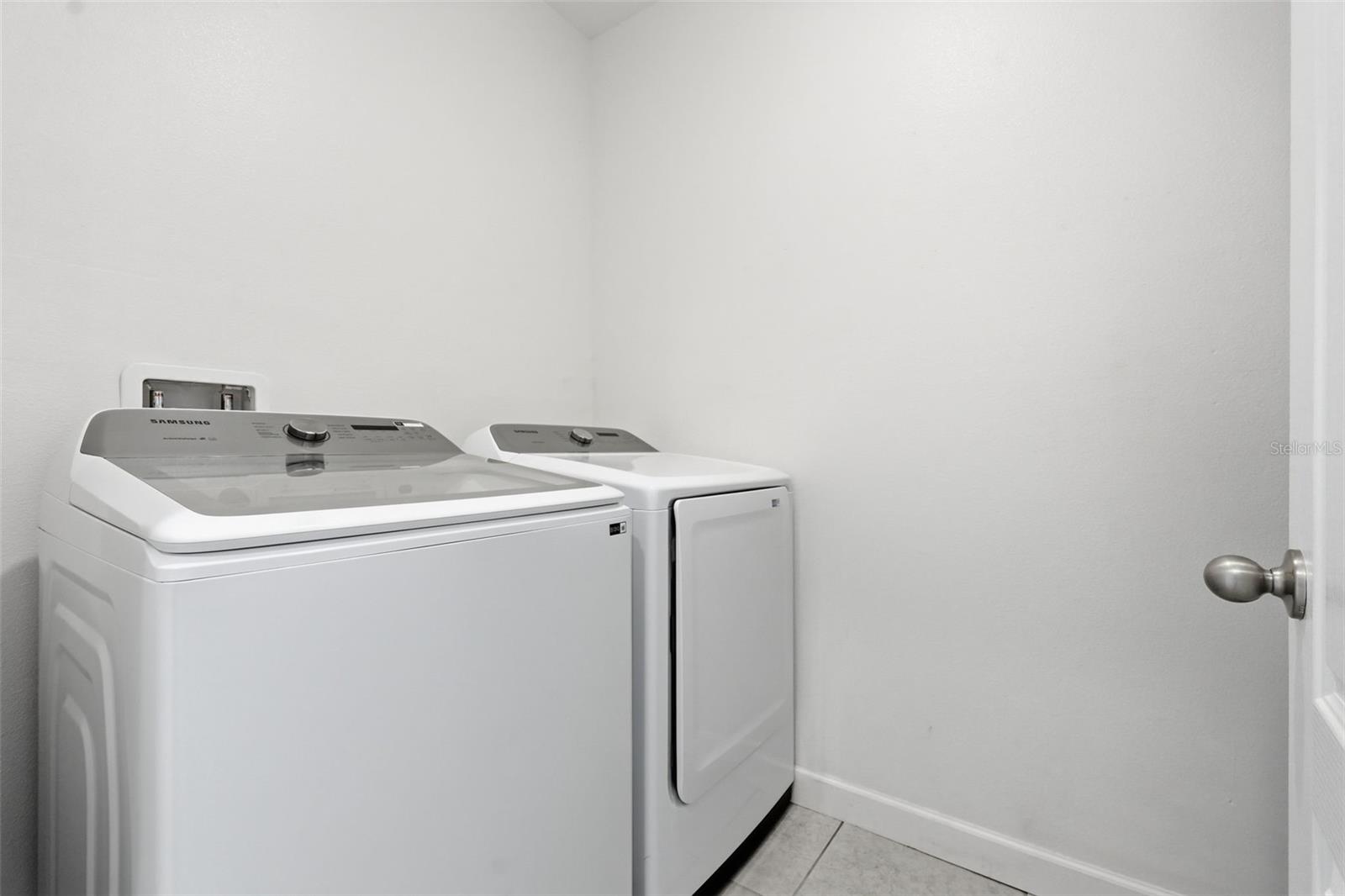 Listing photo id 19 for 2314 Lema Drive