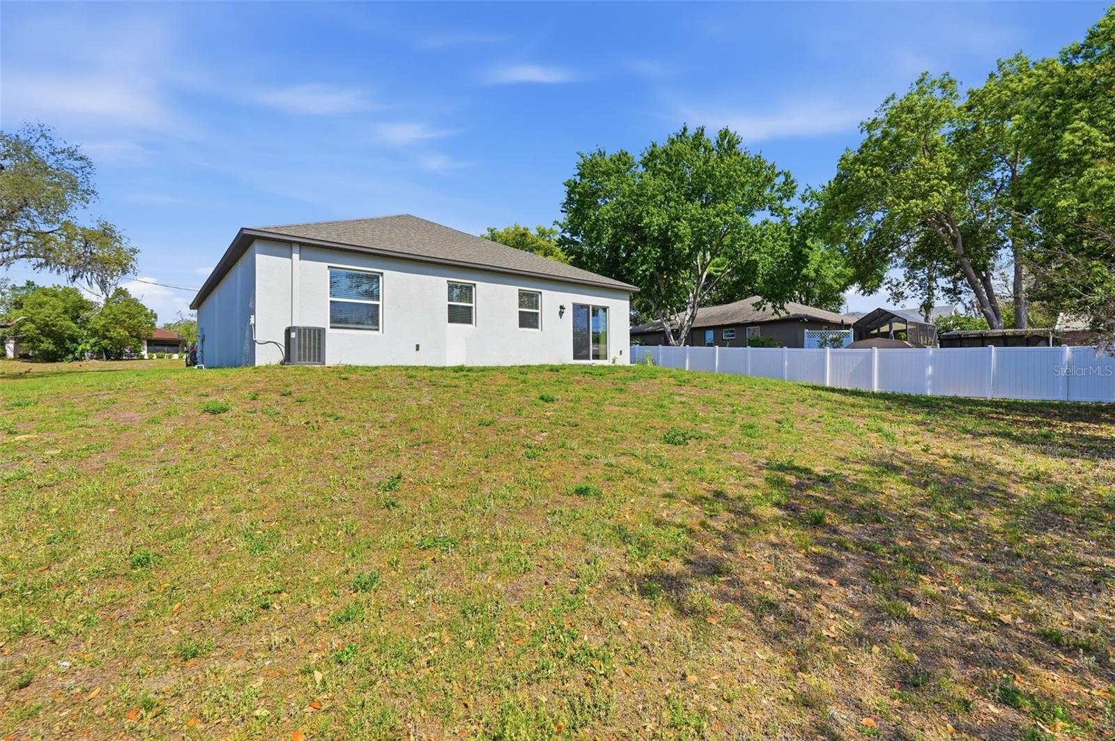 Listing photo id 21 for 2314 Lema Drive