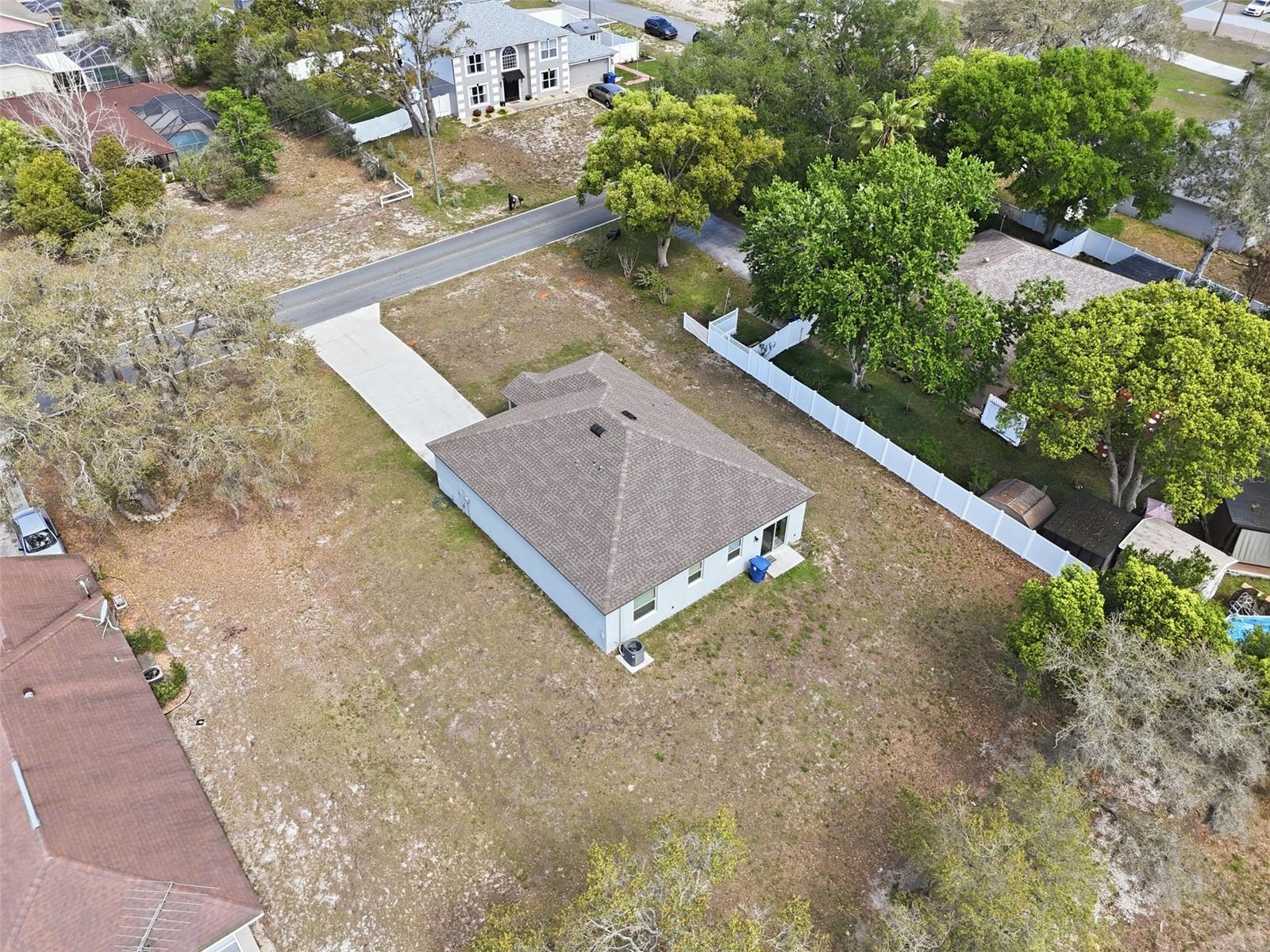 Listing photo id 23 for 2314 Lema Drive