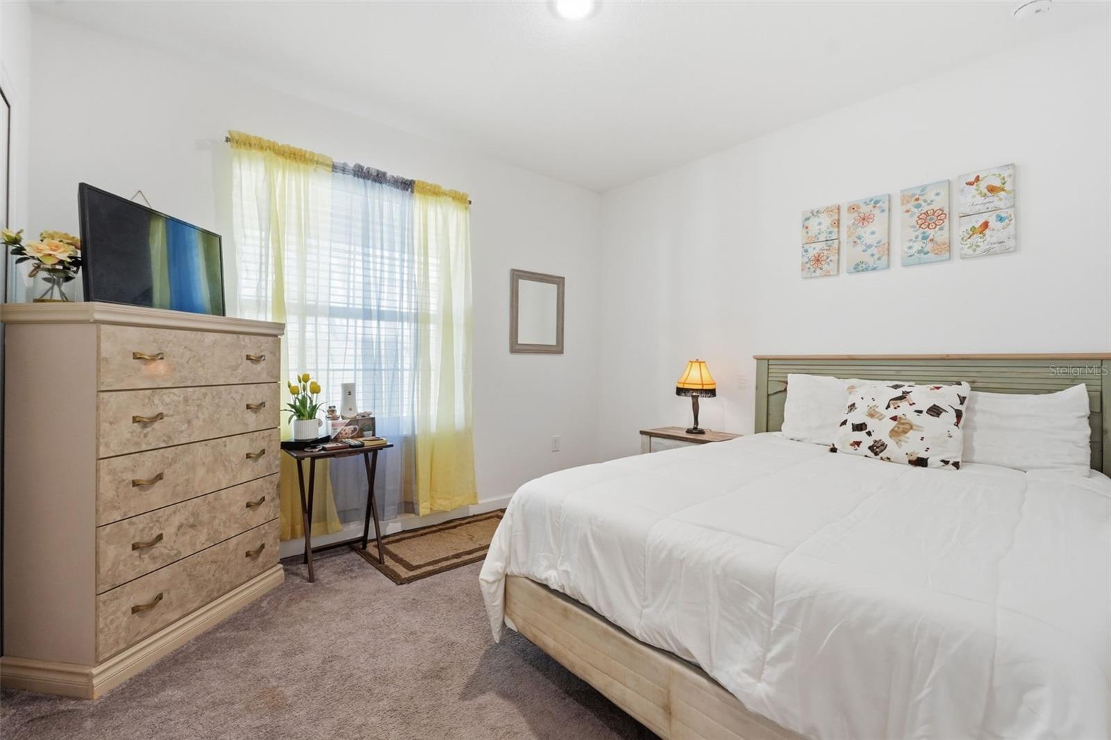 Listing photo id 2 for 2314 Lema Drive