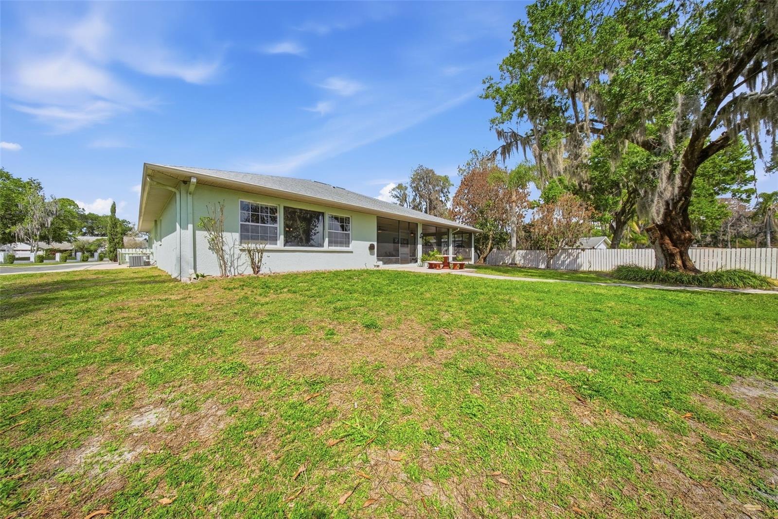 Image 40 of 63 For 20140 County Line Road