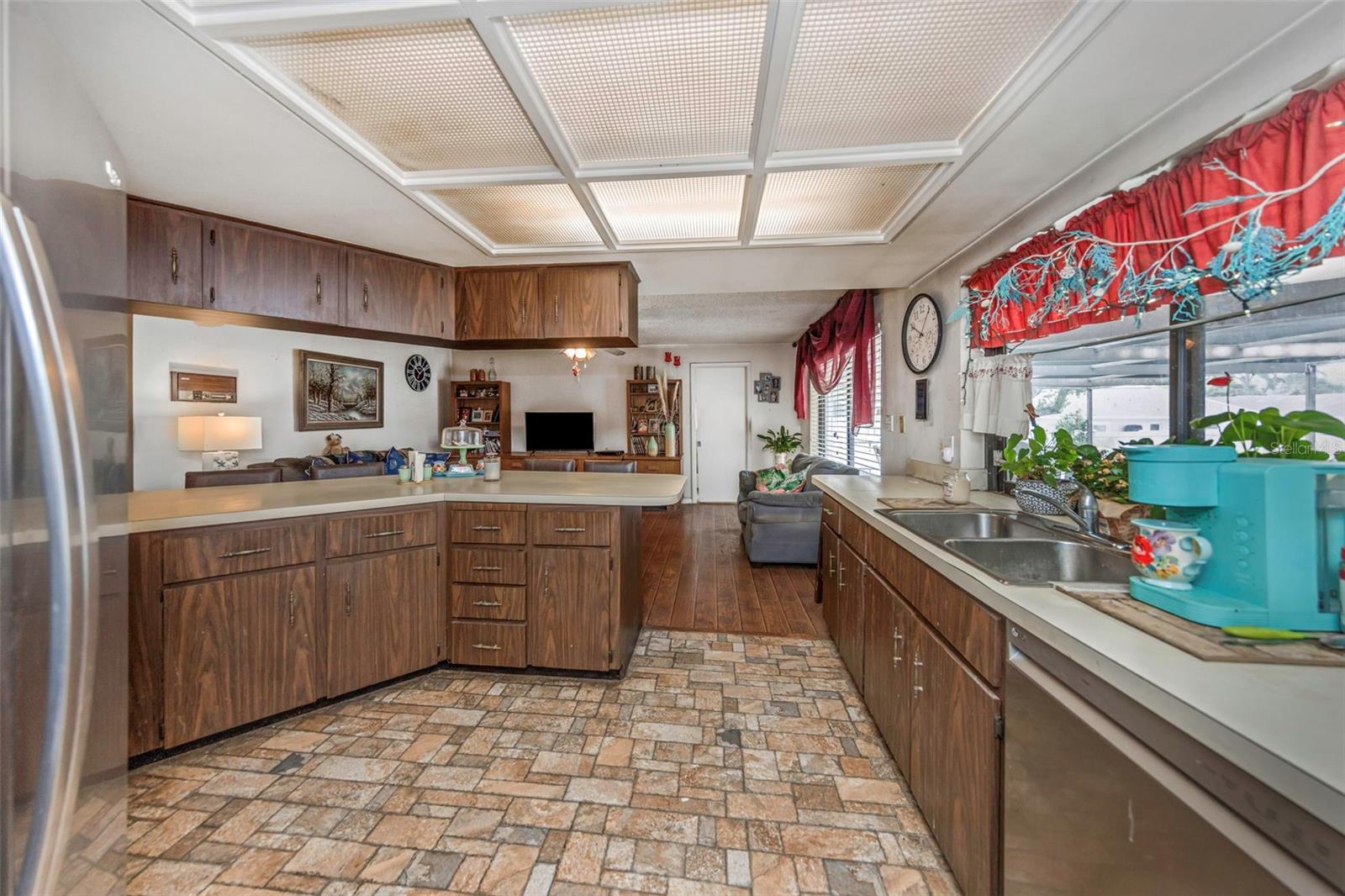 Image 10 of 56 For 107 Country Villas Drive