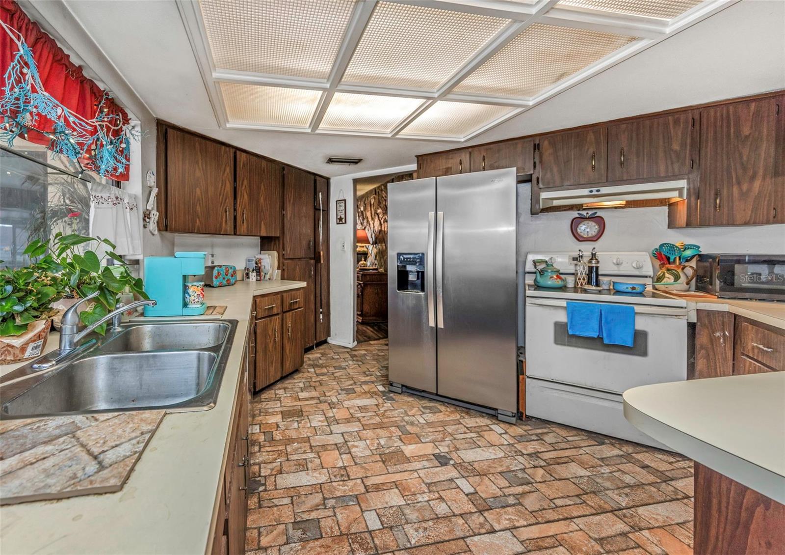 Image 12 of 56 For 107 Country Villas Drive