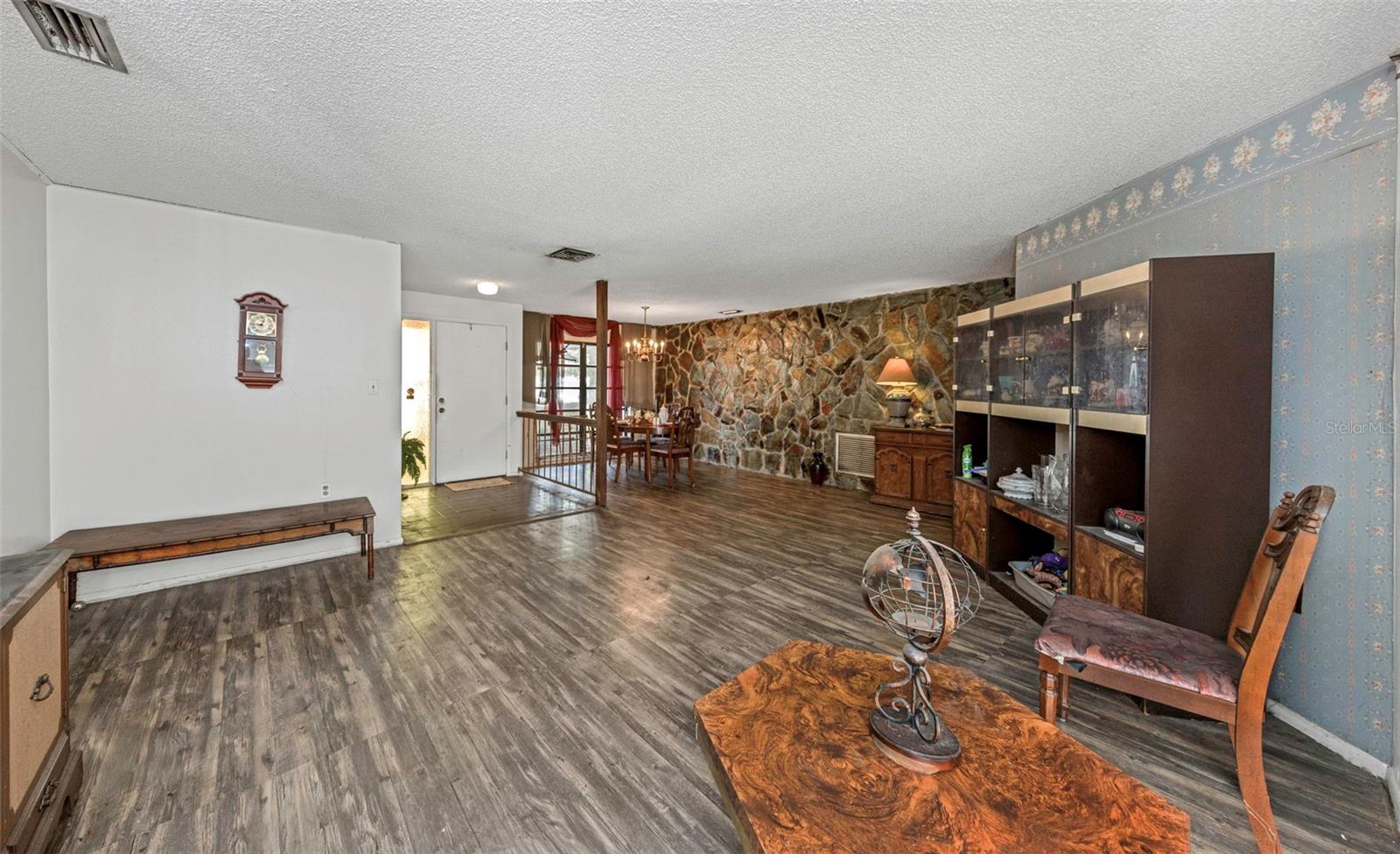 Image 22 of 56 For 107 Country Villas Drive