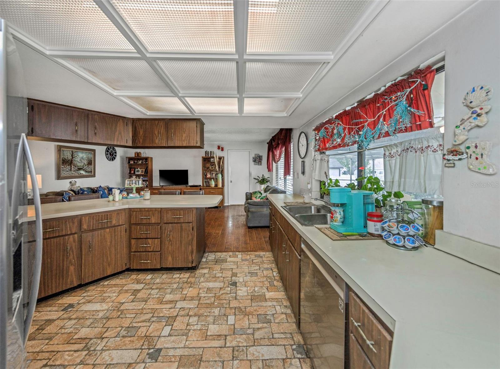 Image 6 of 56 For 107 Country Villas Drive