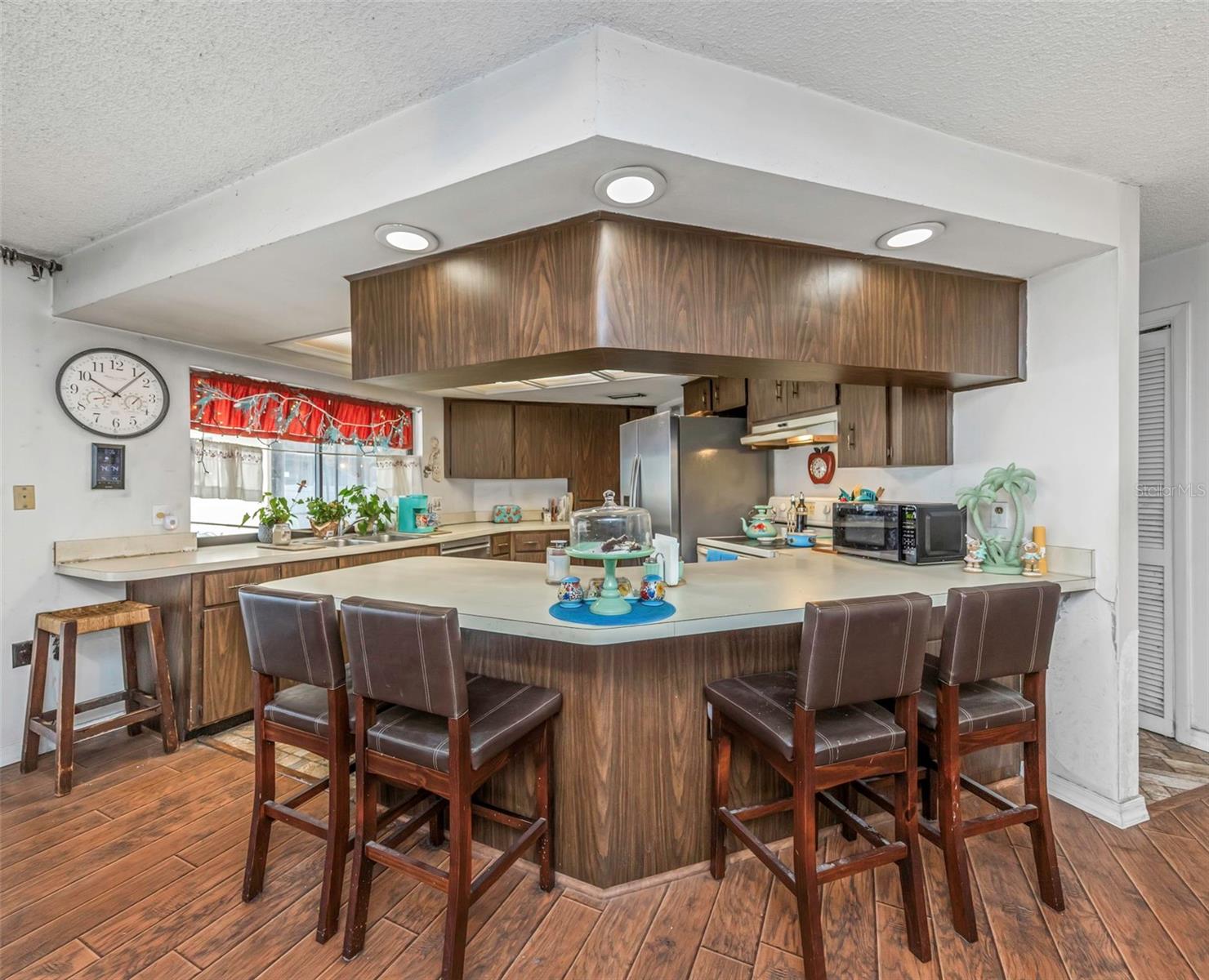 Image 7 of 56 For 107 Country Villas Drive