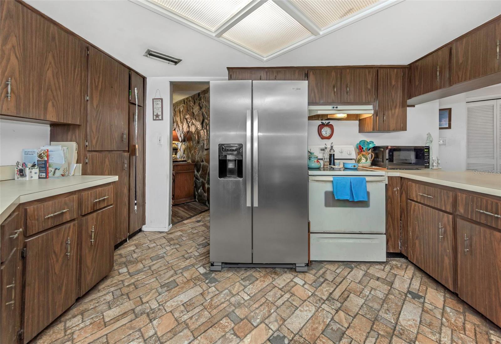 Image 8 of 56 For 107 Country Villas Drive