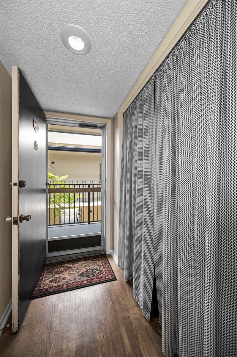 Image 13 of 50 For 1127 King Arthur Court 309