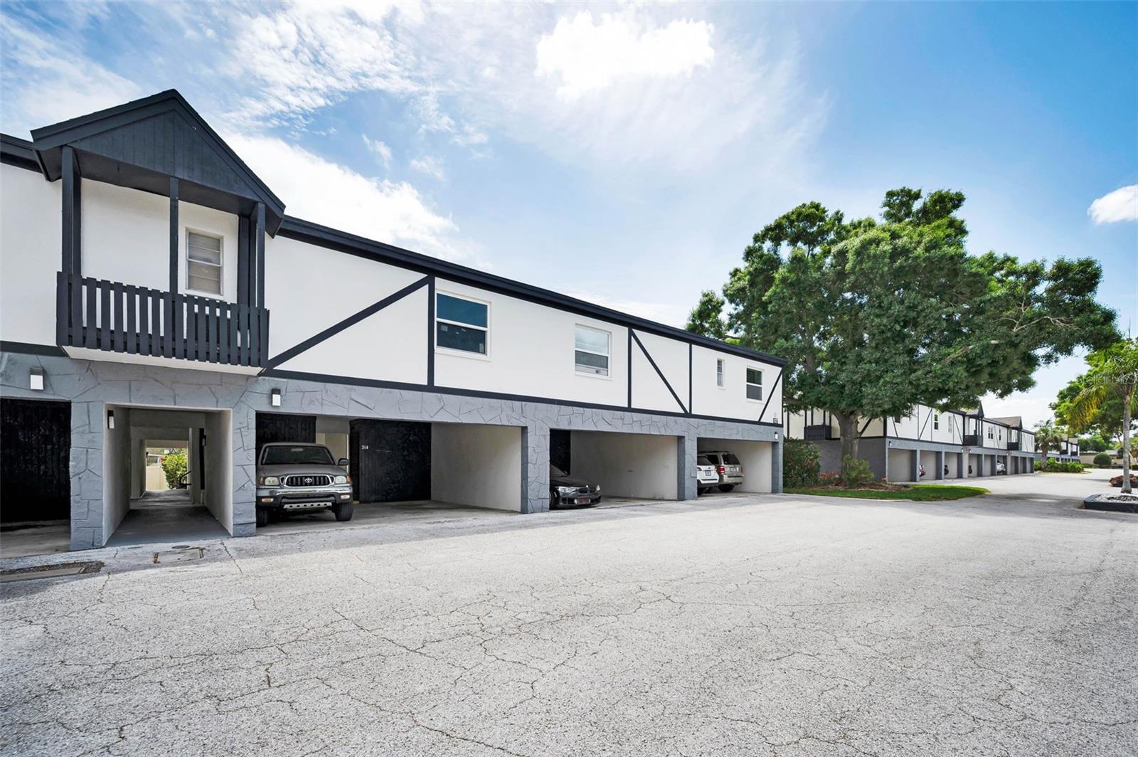 Image 2 of 50 For 1127 King Arthur Court 309