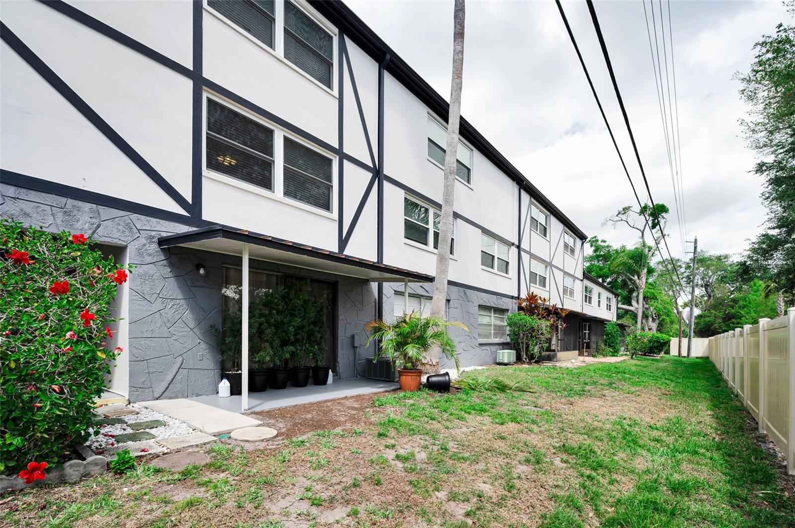 Image 29 of 50 For 1127 King Arthur Court 309