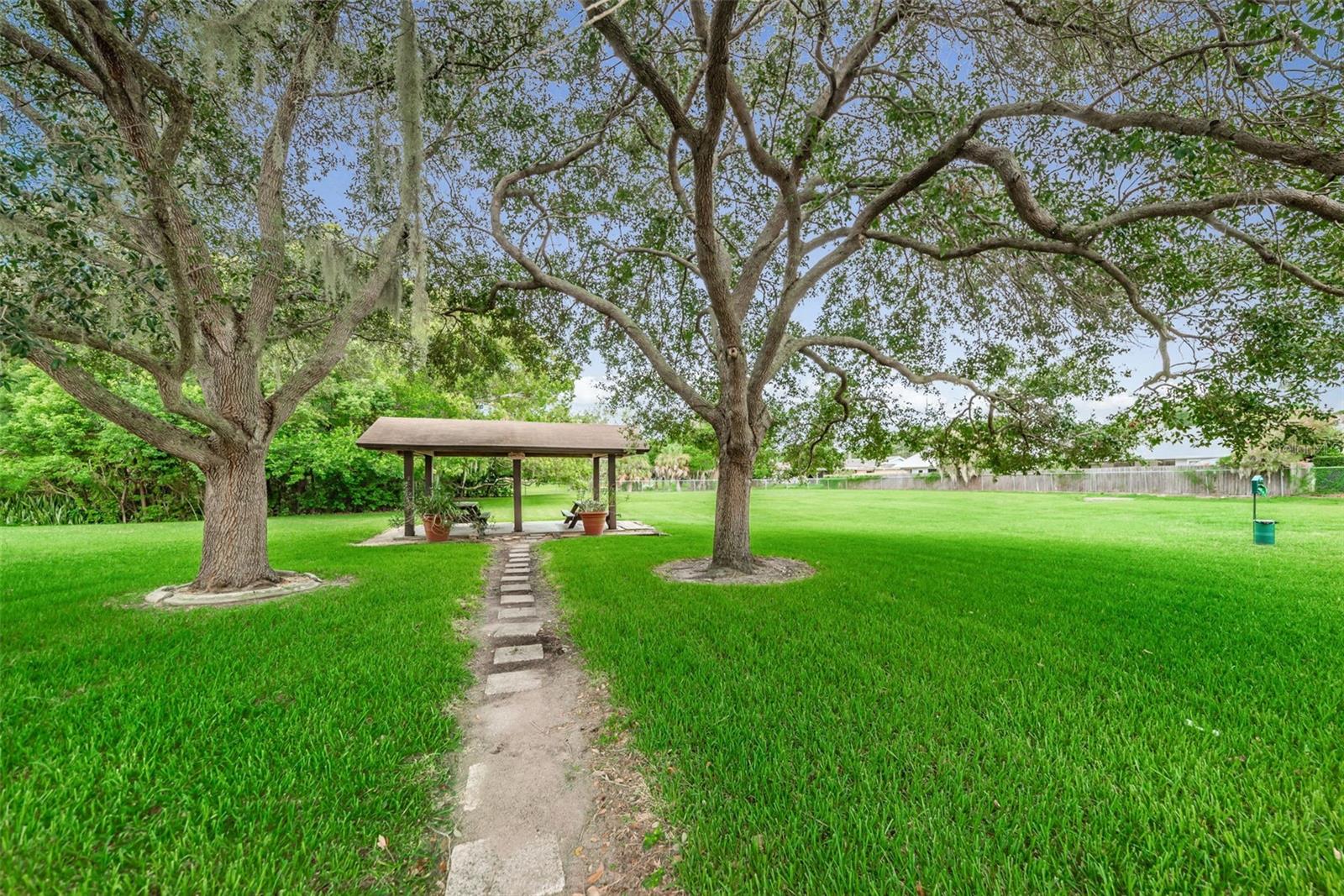 Image 33 of 50 For 1127 King Arthur Court 309